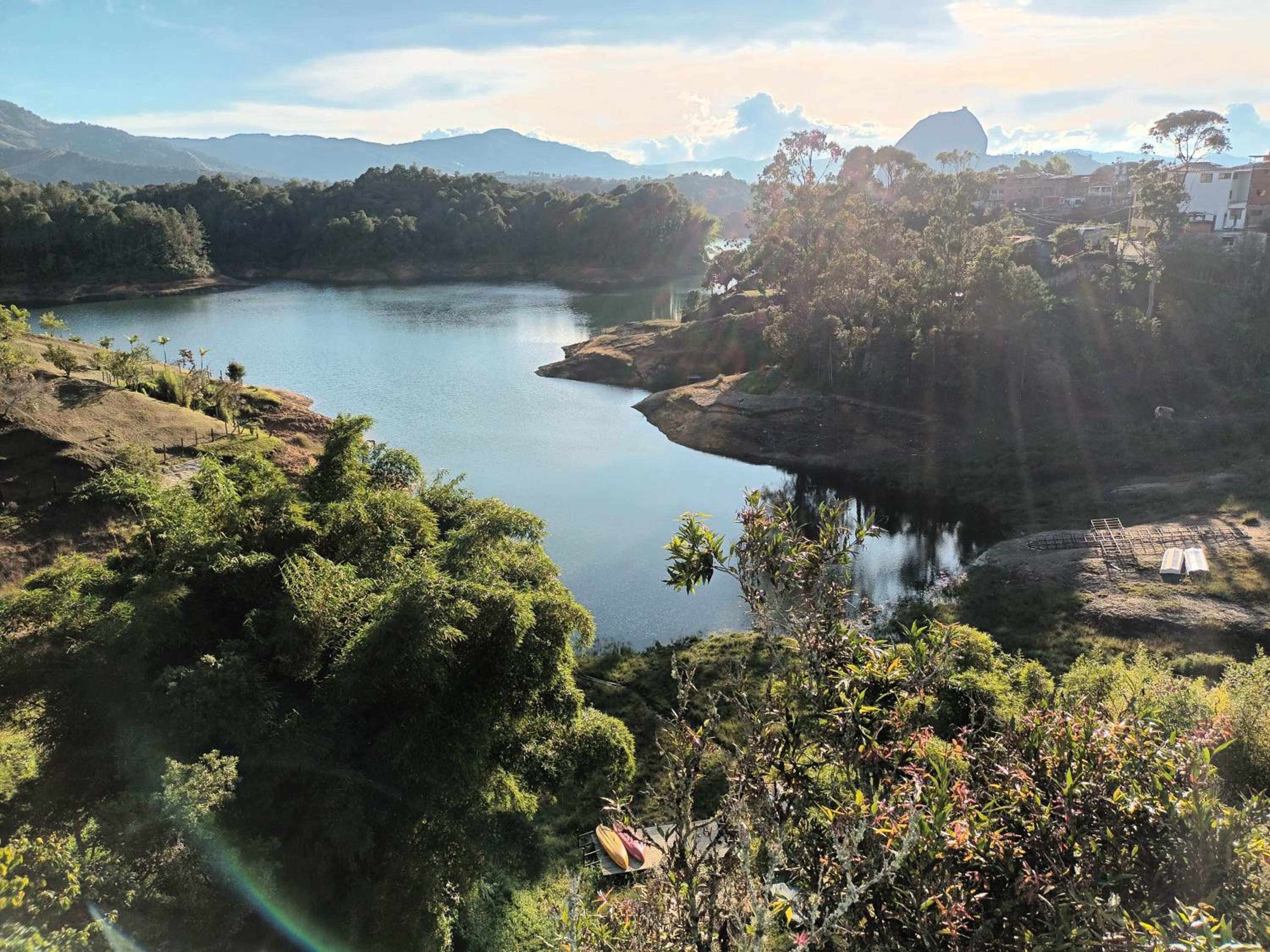 View & Lake Access 5min To Town