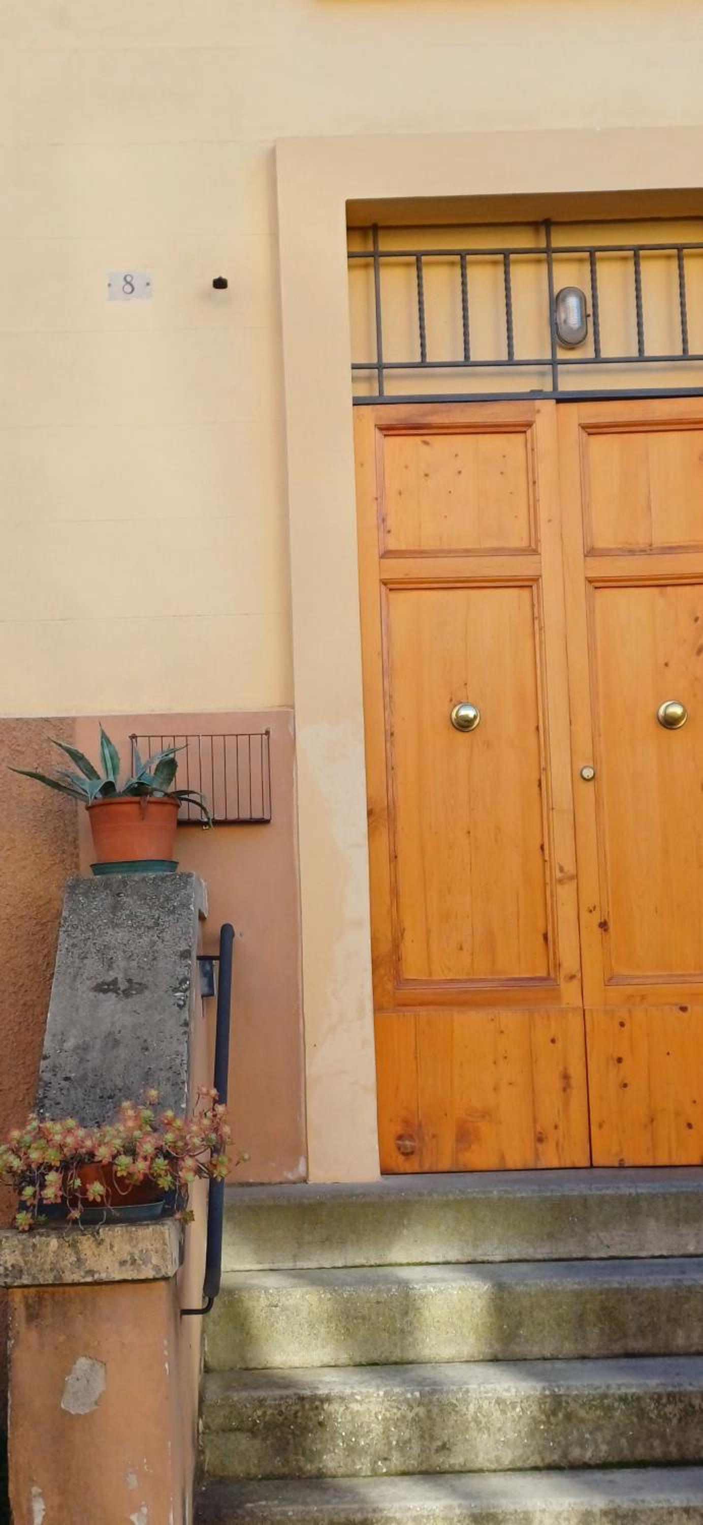 Affaccio su Siena,vicino al centro, con garage view 2