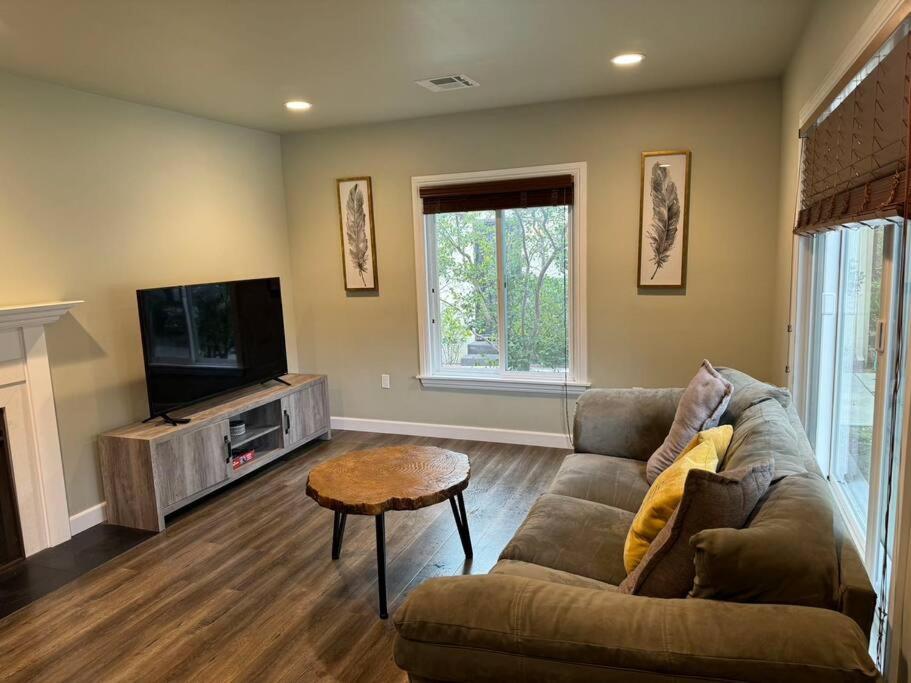 Cozy & modern SFH full kitchen garage parking gated yard view 2