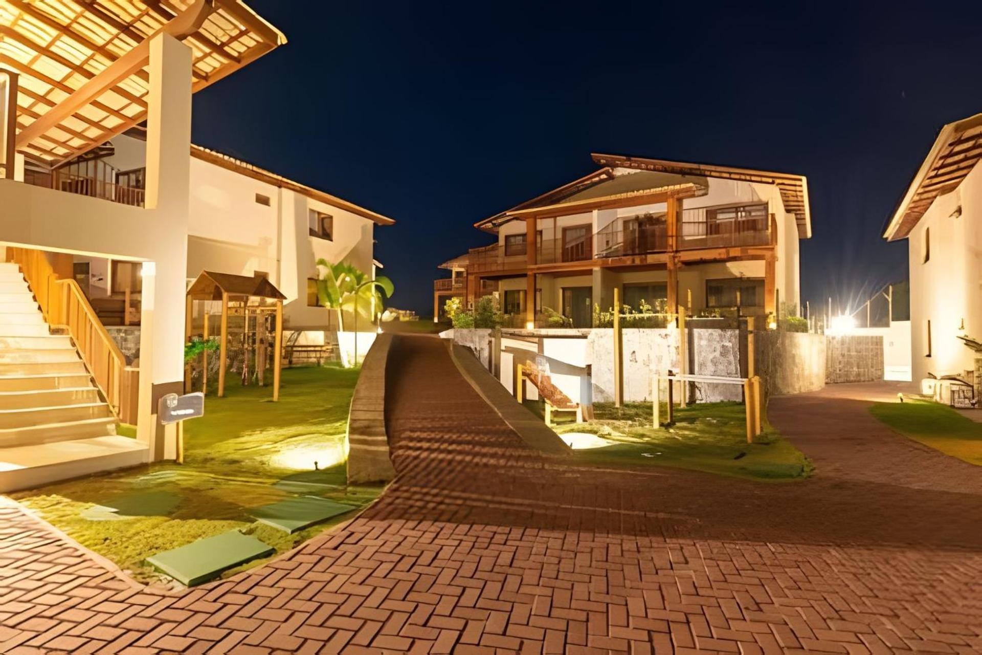 Lindo e Exclusivo Village OAHU Alto de Imbassaí