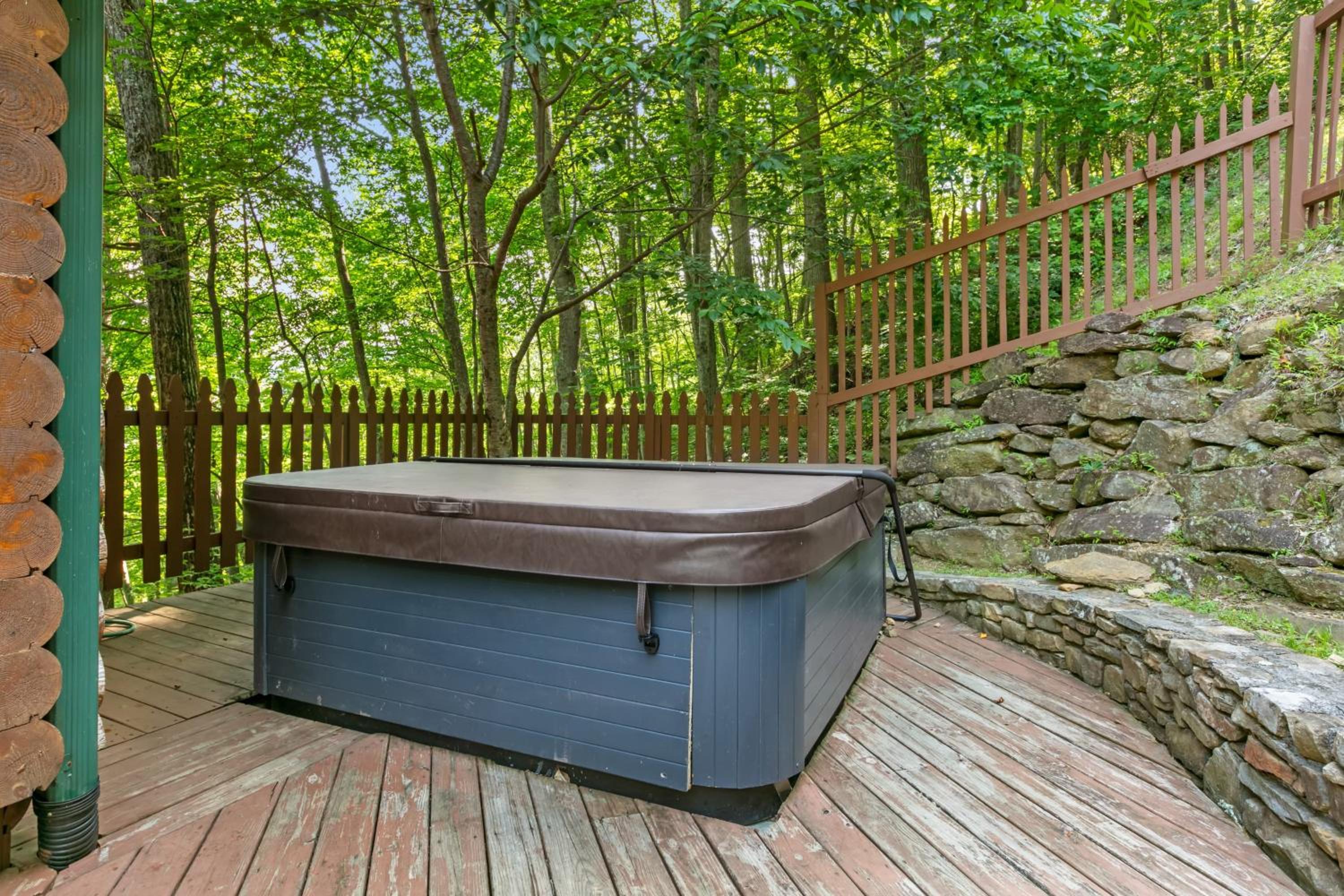 Leyland by AvantStay Cabin Mansion w Views