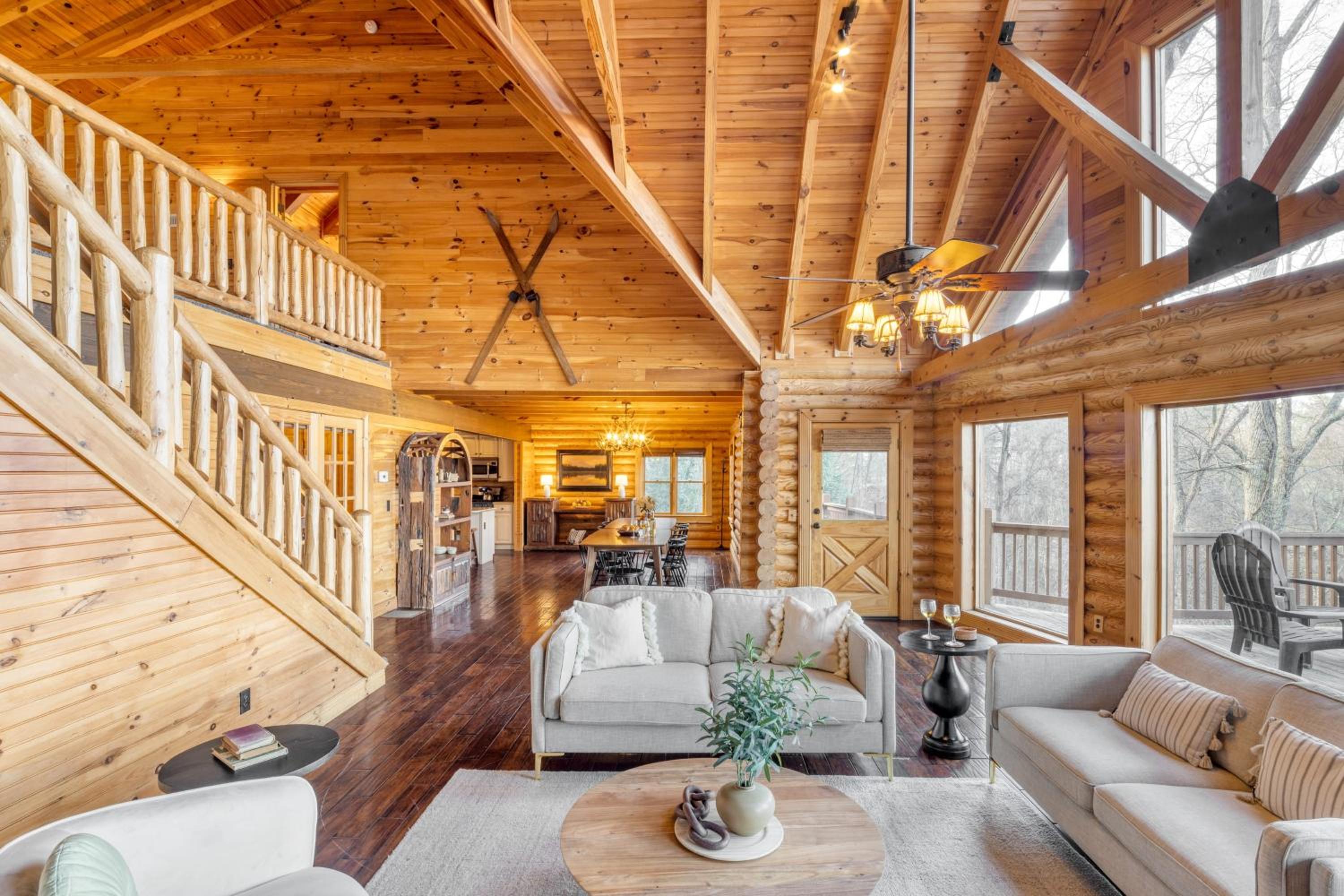 Leyland by AvantStay Cabin Mansion w Views