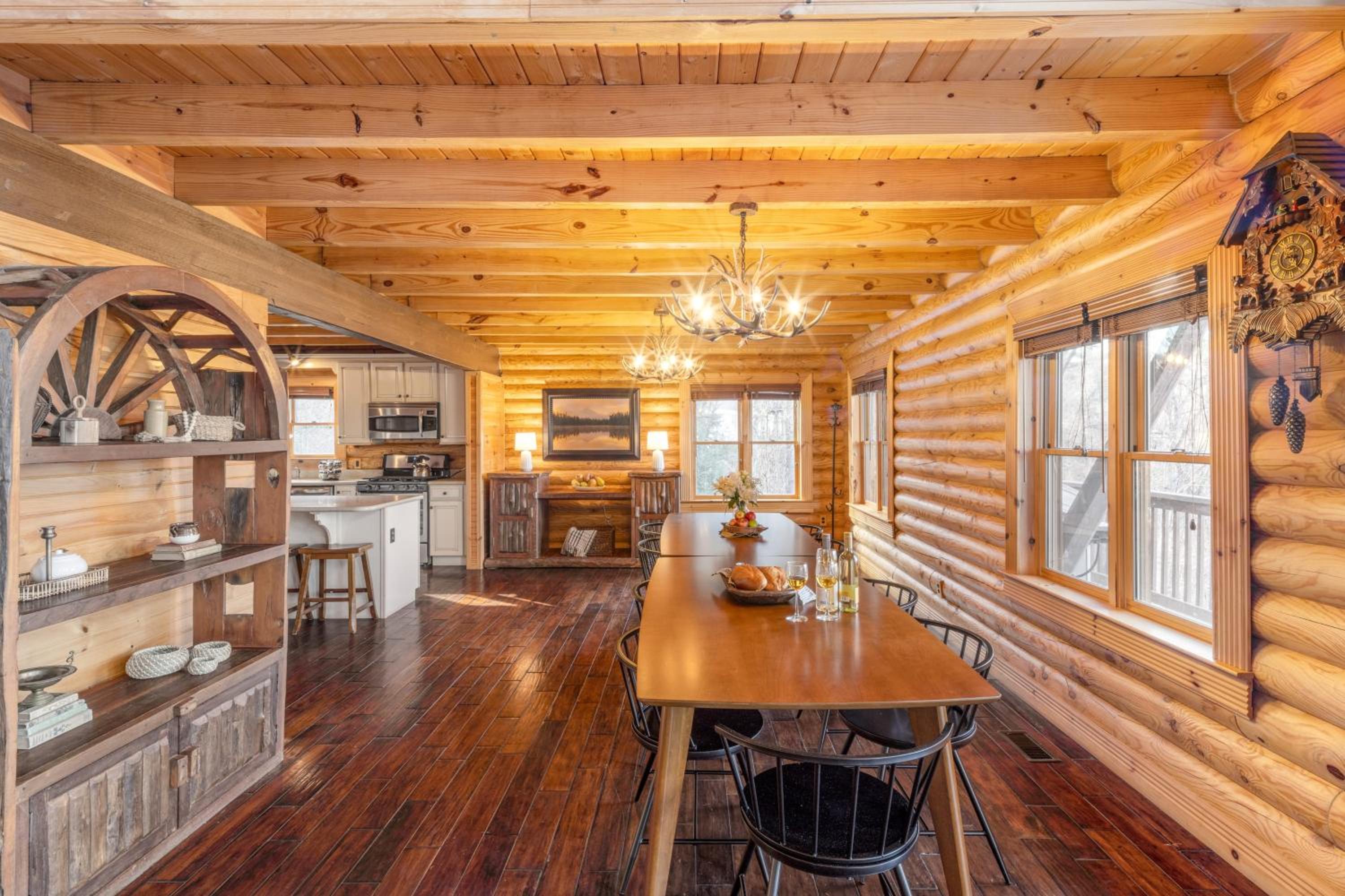 Leyland by AvantStay Cabin Mansion w Views