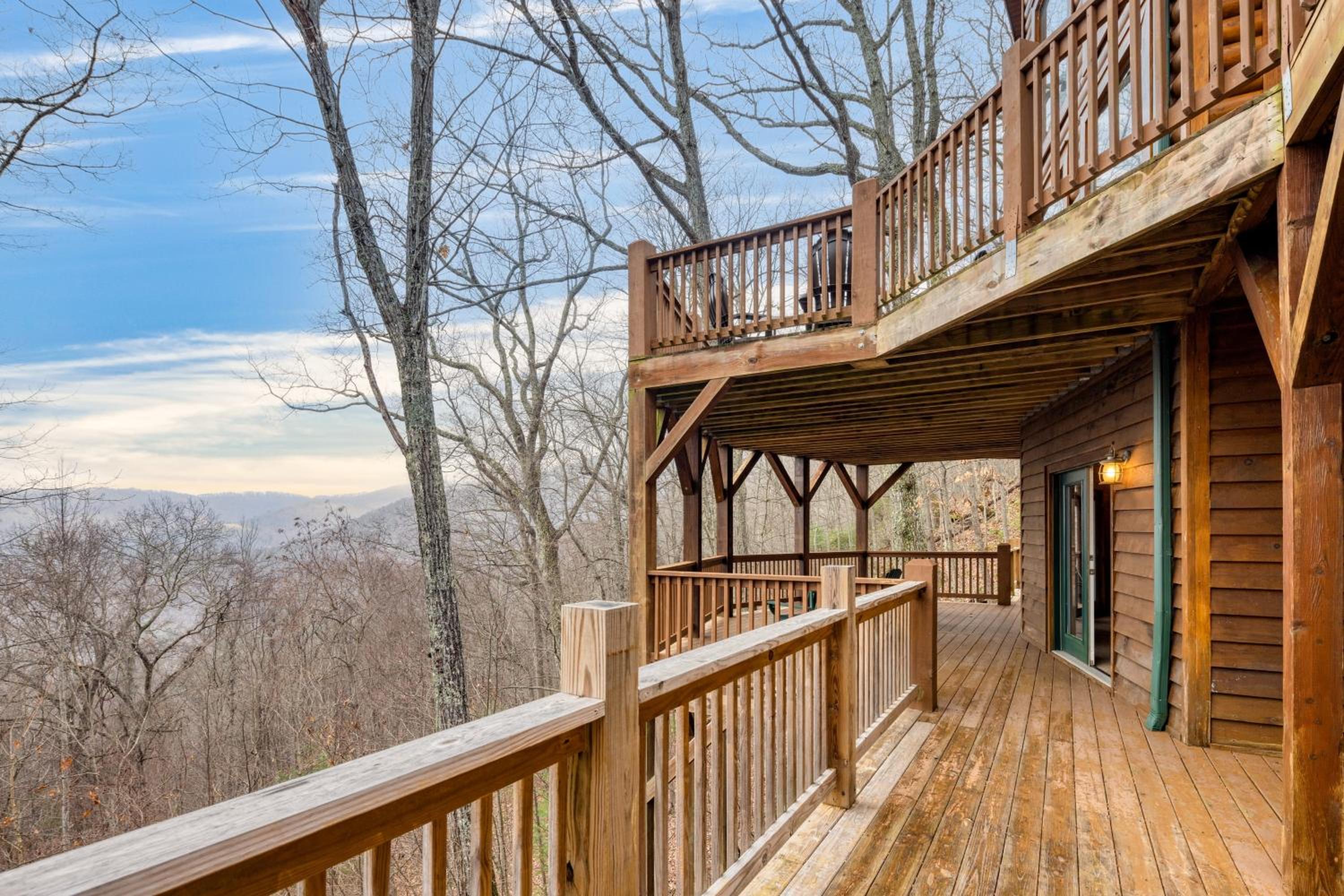 Leyland by AvantStay Cabin Mansion w Views