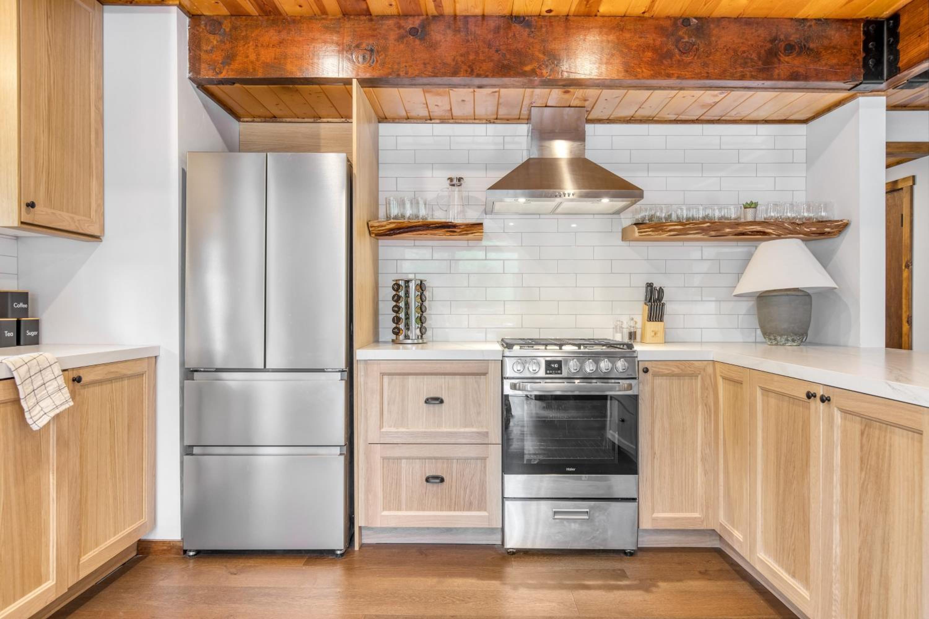 Updated Chic 4BDR w Large Deck Close to the Lake Avalon Pines by AvantStay