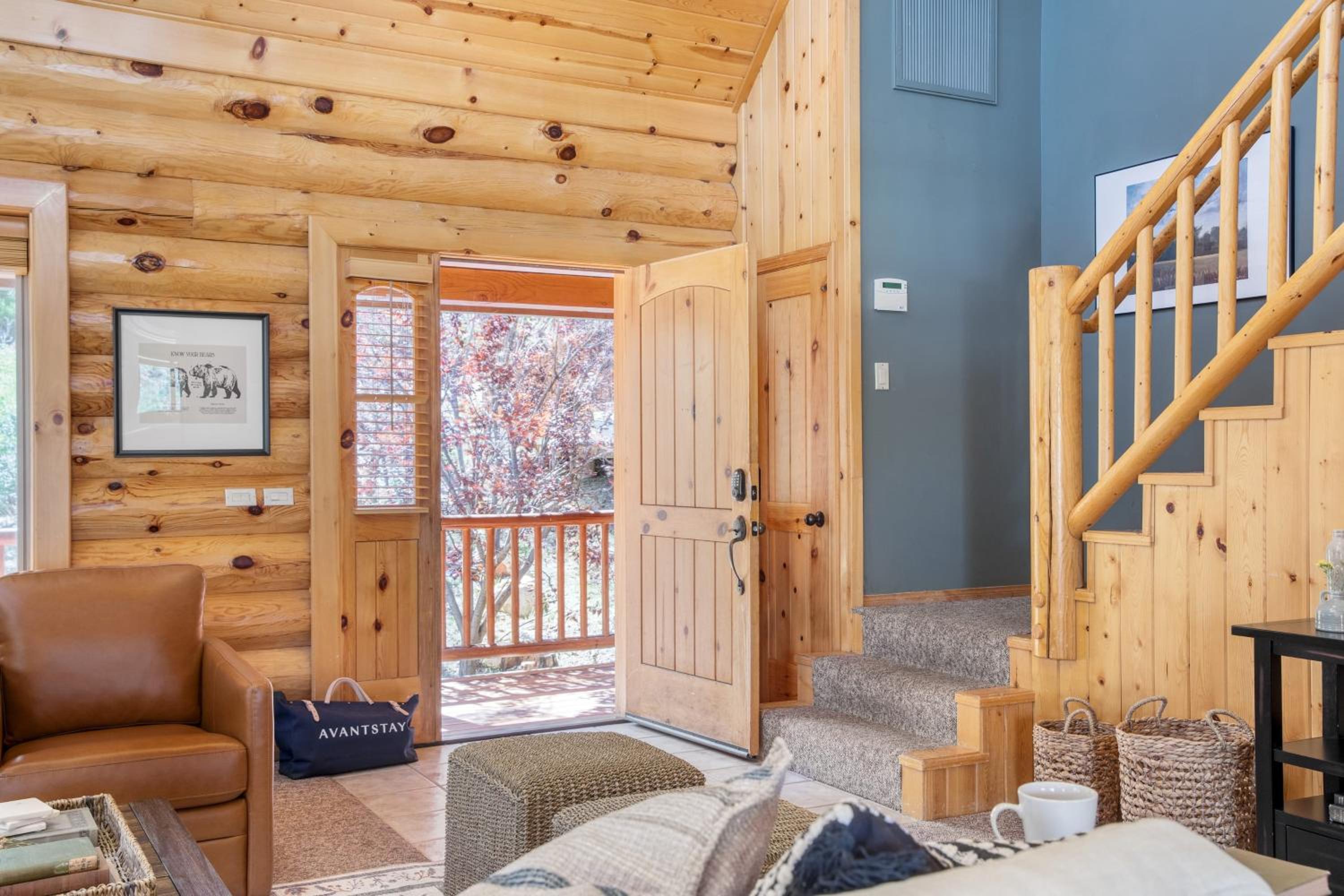 Tanglewood by AvantStay 10mins to Bear Mountain Contemporary Hillside Cabin