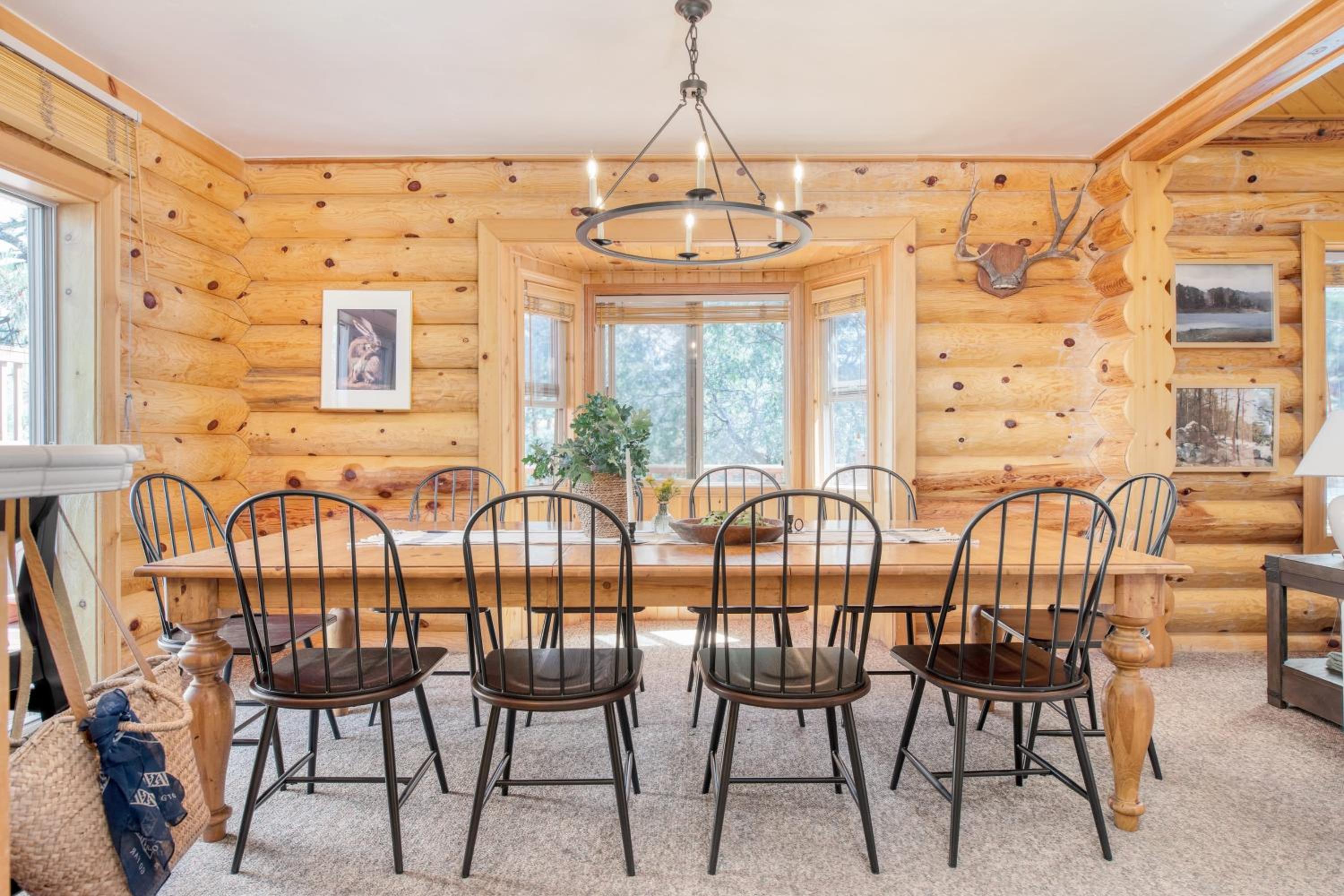 Tanglewood by AvantStay 10mins to Bear Mountain Contemporary Hillside Cabin