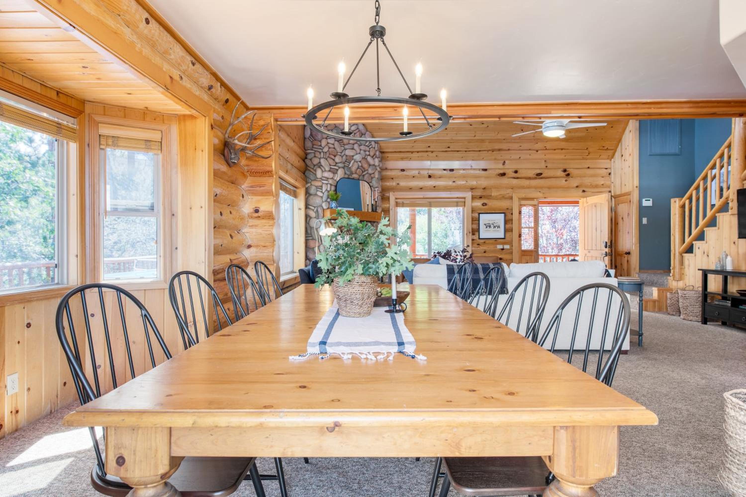 Tanglewood by AvantStay 10mins to Bear Mountain Contemporary Hillside Cabin