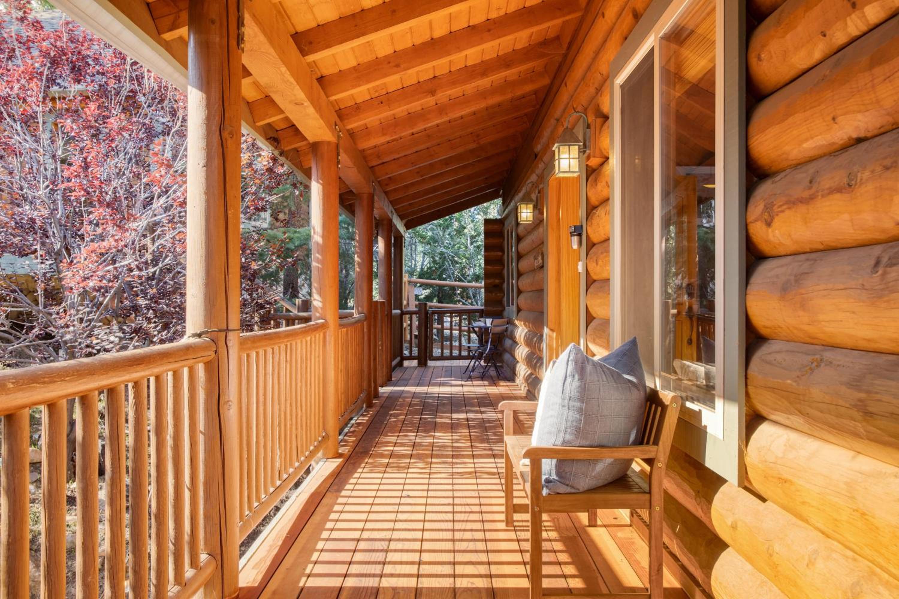 Tanglewood by AvantStay 10mins to Bear Mountain Contemporary Hillside Cabin