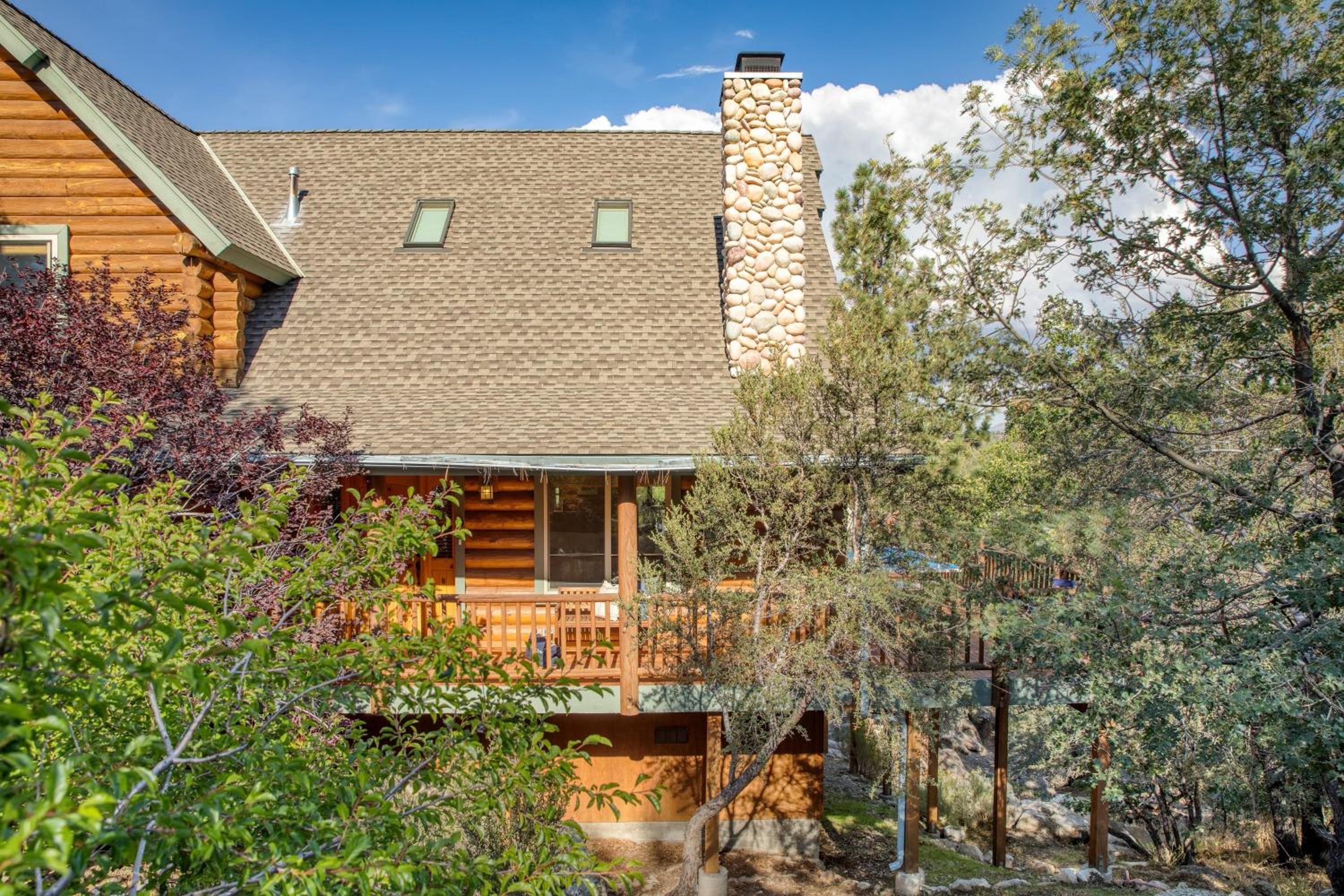 Tanglewood by AvantStay 10mins to Bear Mountain Contemporary Hillside Cabin