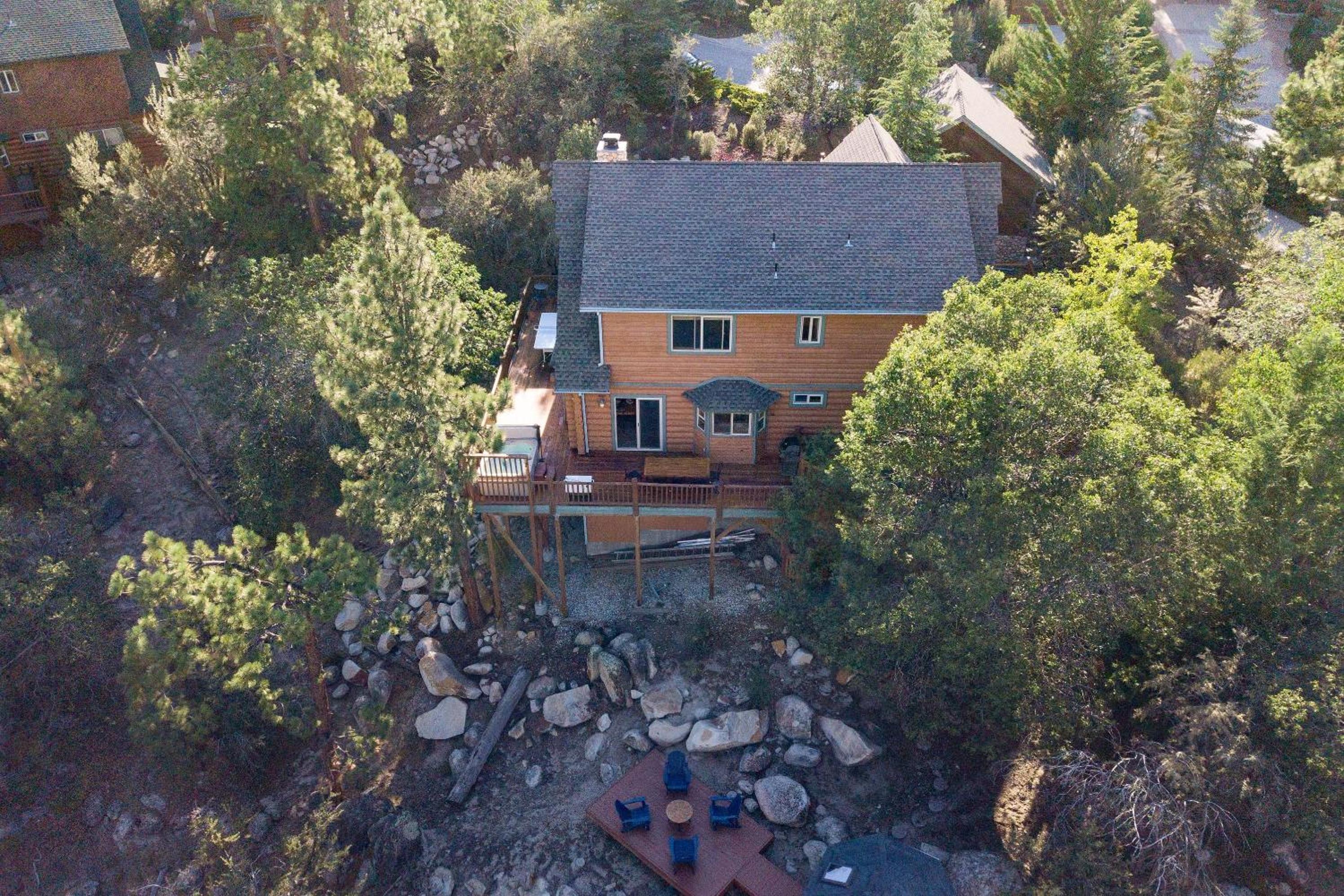Tanglewood by AvantStay 10mins to Bear Mountain Contemporary Hillside Cabin