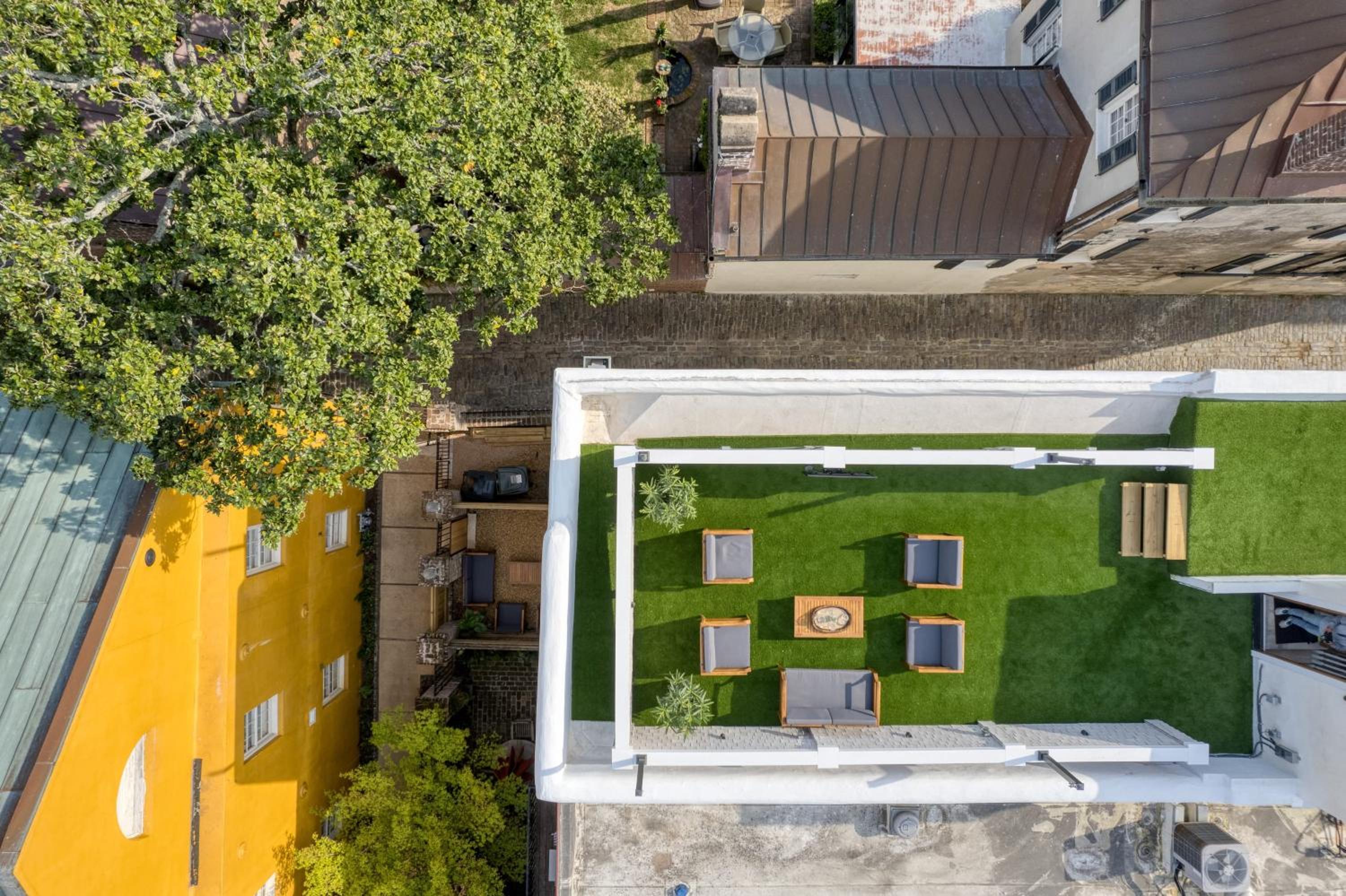 State St B by AvantStay French Quarter Rooftop Aesthetic Design