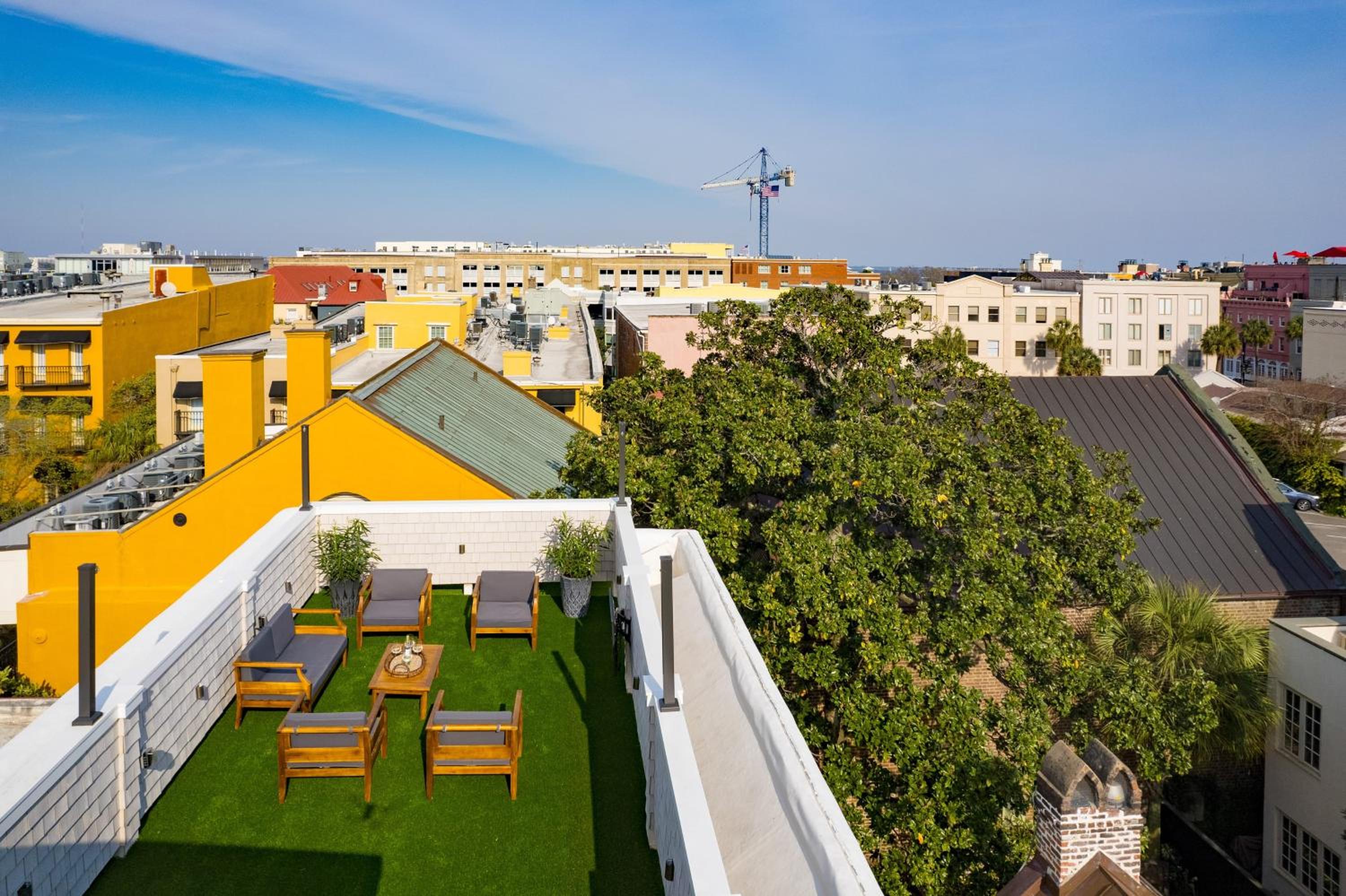 State St B by AvantStay French Quarter Rooftop Aesthetic Design