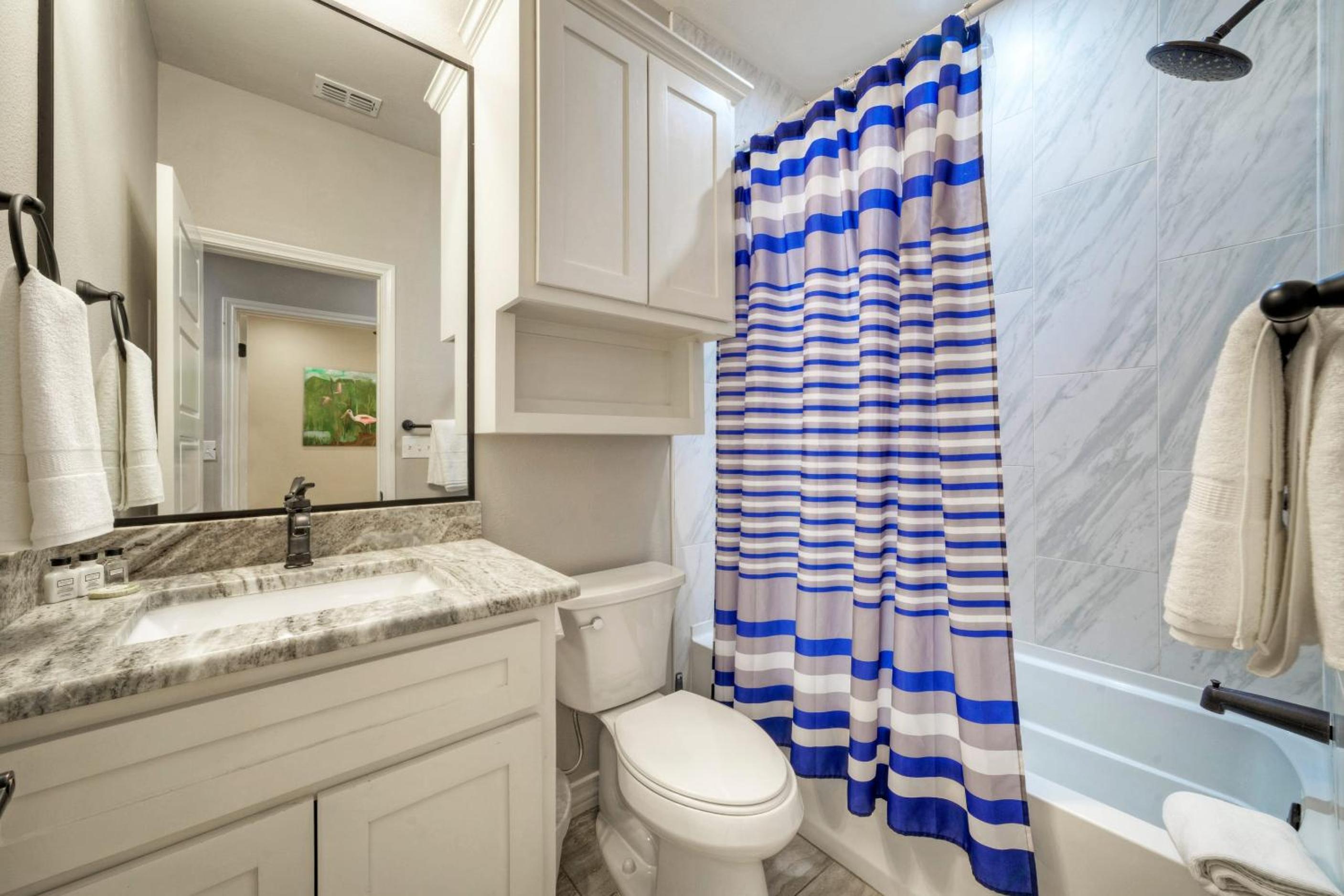 Sleeps 28 2 Homes w Boat Dock Waterfront Pool Laguna Village Haven