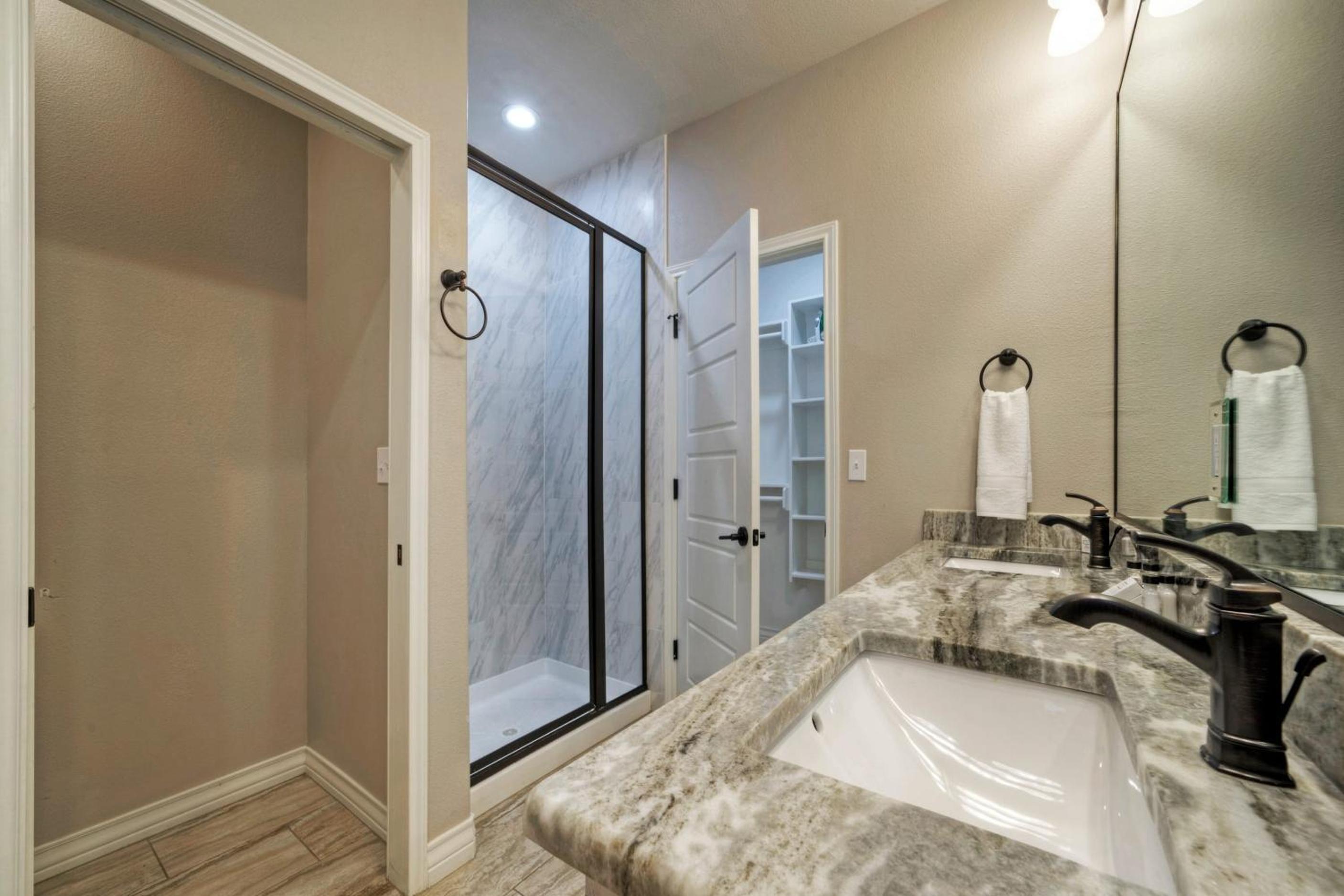 Sleeps 28 2 Homes w Boat Dock Waterfront Pool Laguna Village Haven