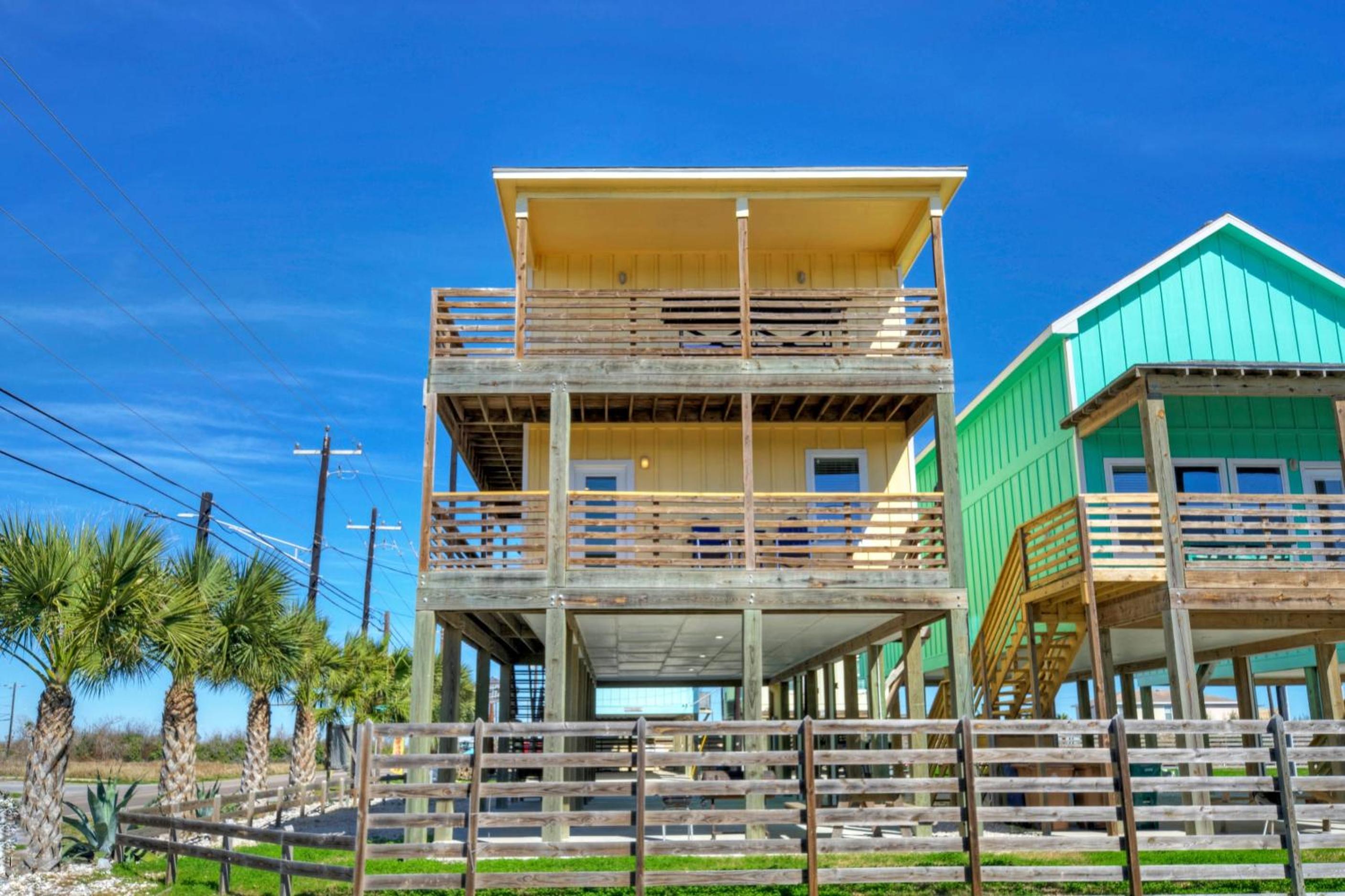 Sleeps 28 2 Homes w Boat Dock Waterfront Pool Laguna Village Haven