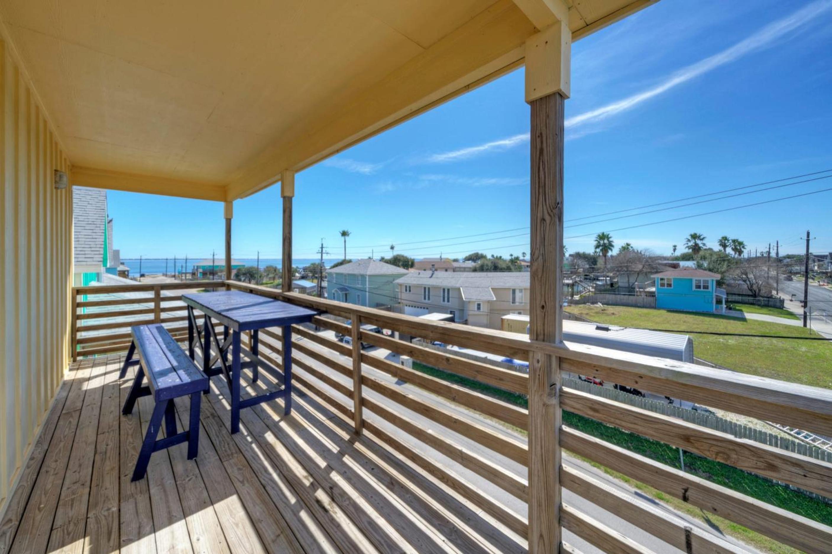 Sleeps 28 2 Homes w Boat Dock Waterfront Pool Laguna Village Haven