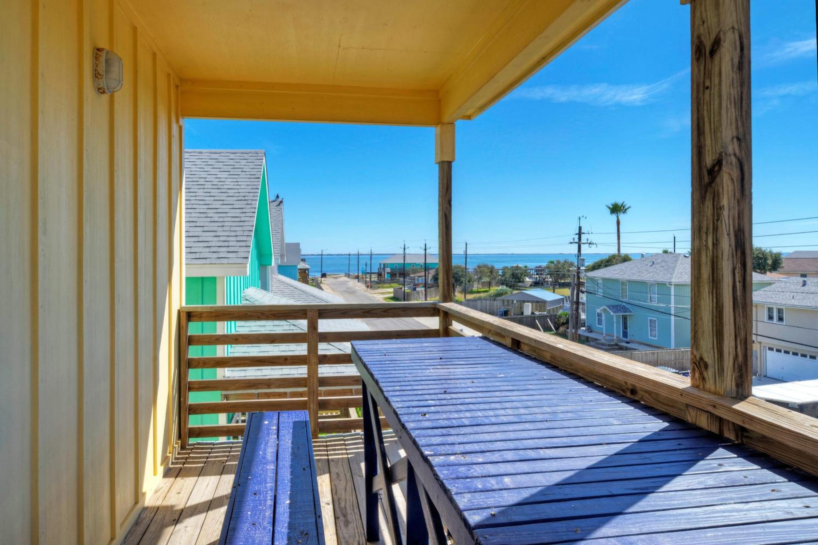 Sleeps 28 2 Homes w Boat Dock Waterfront Pool Laguna Village Haven
