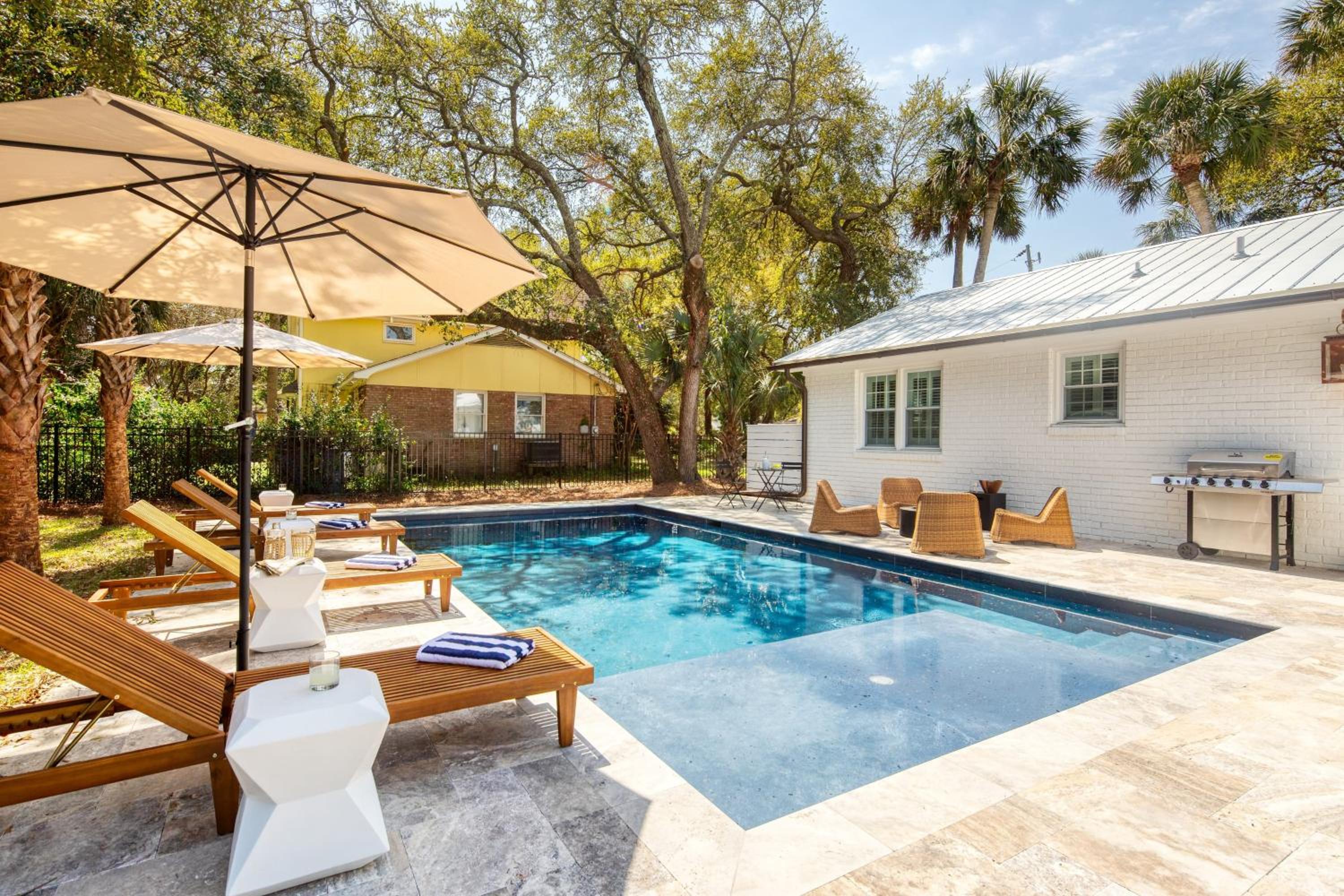 Sawyer by AvantStay Stunning Isle Of Palms Home w Pool