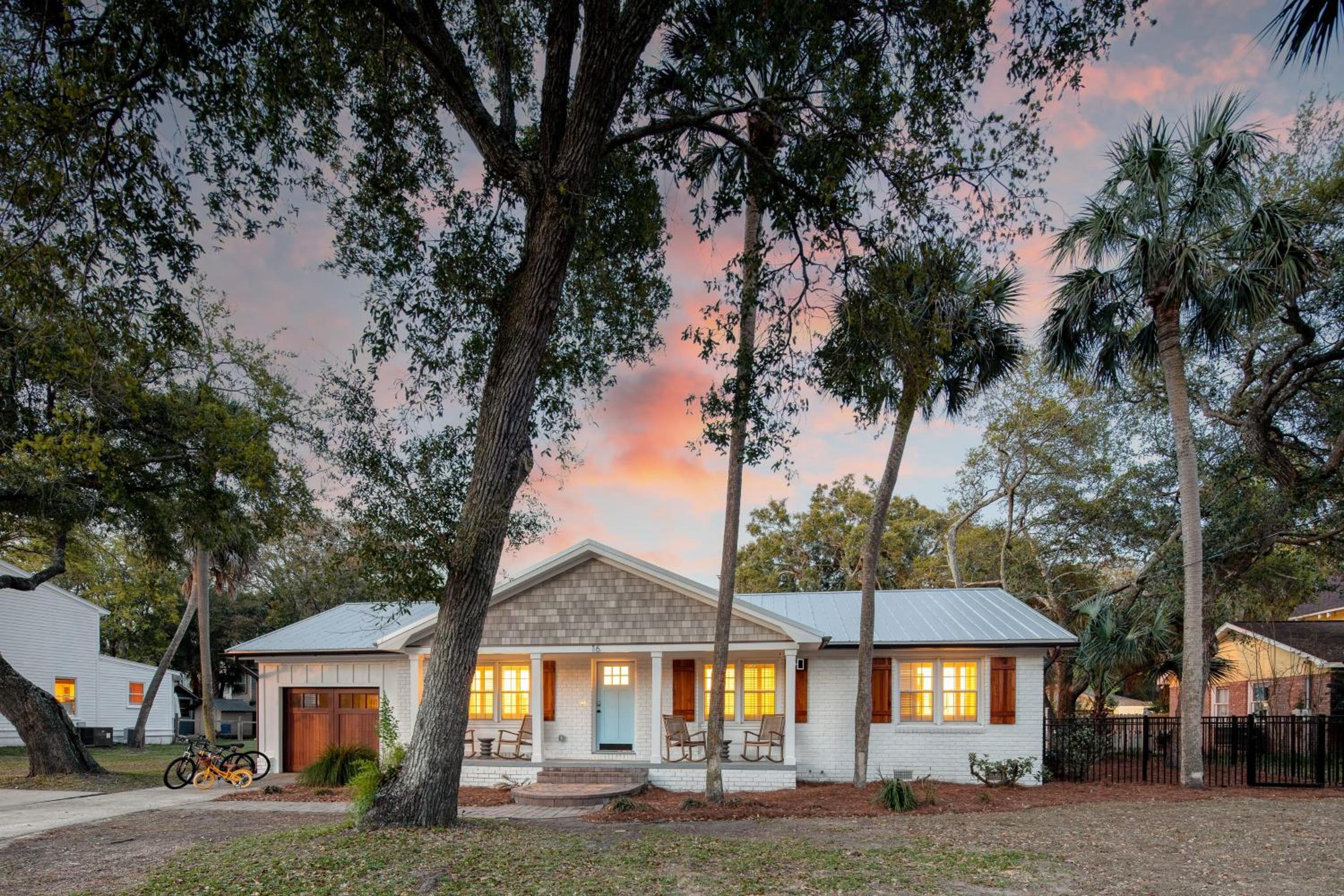 Sawyer by AvantStay Stunning Isle Of Palms Home w Pool