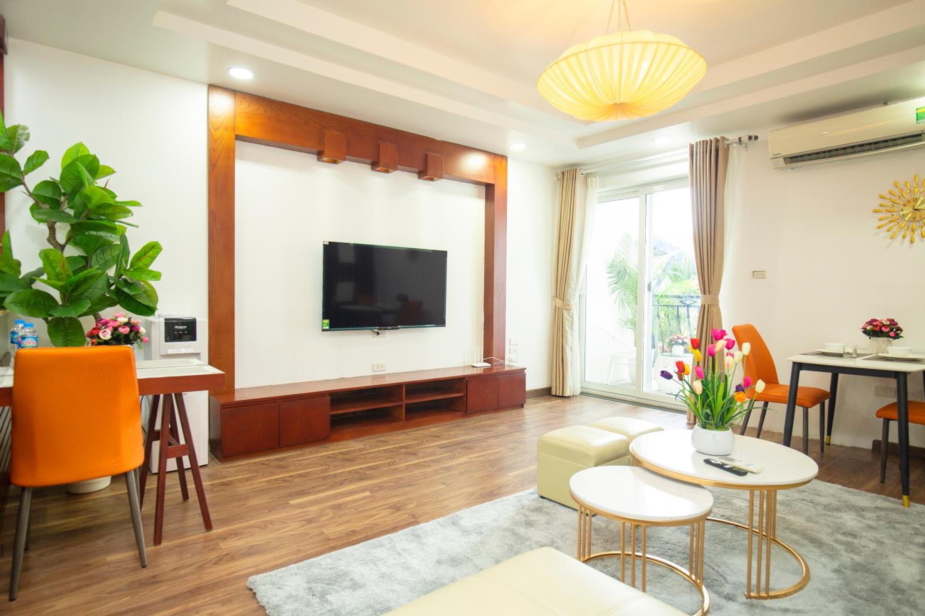 Sumitomo 12 Apartment -Lane 535 Kim Ma Street