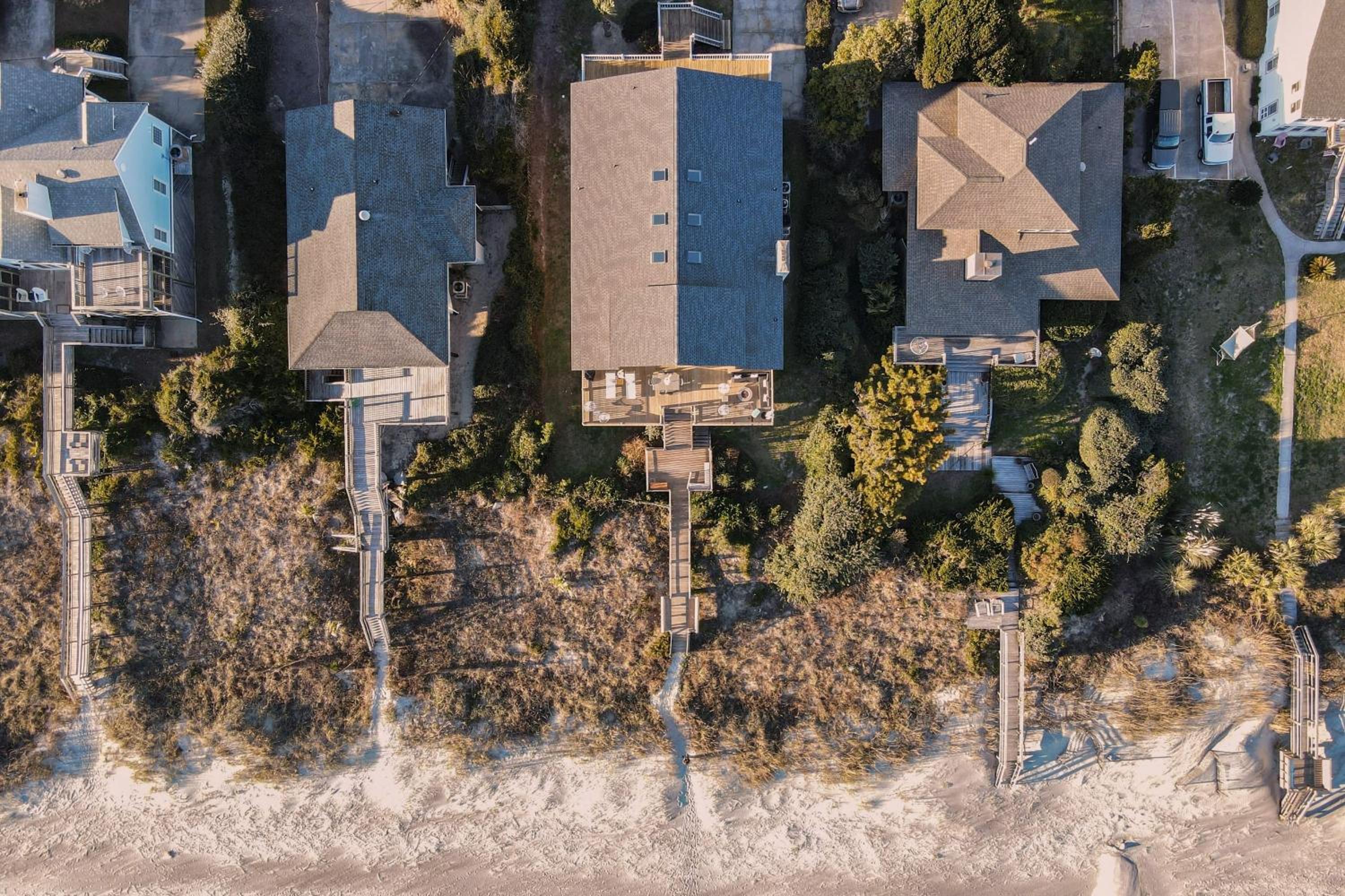 Lighthouse by AvantStay Beachfront View Home w Pool Table Ping Pong