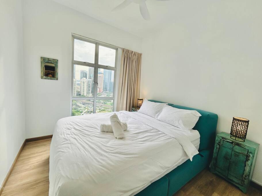 3 bedroom apt L21 in kl sentral with city view