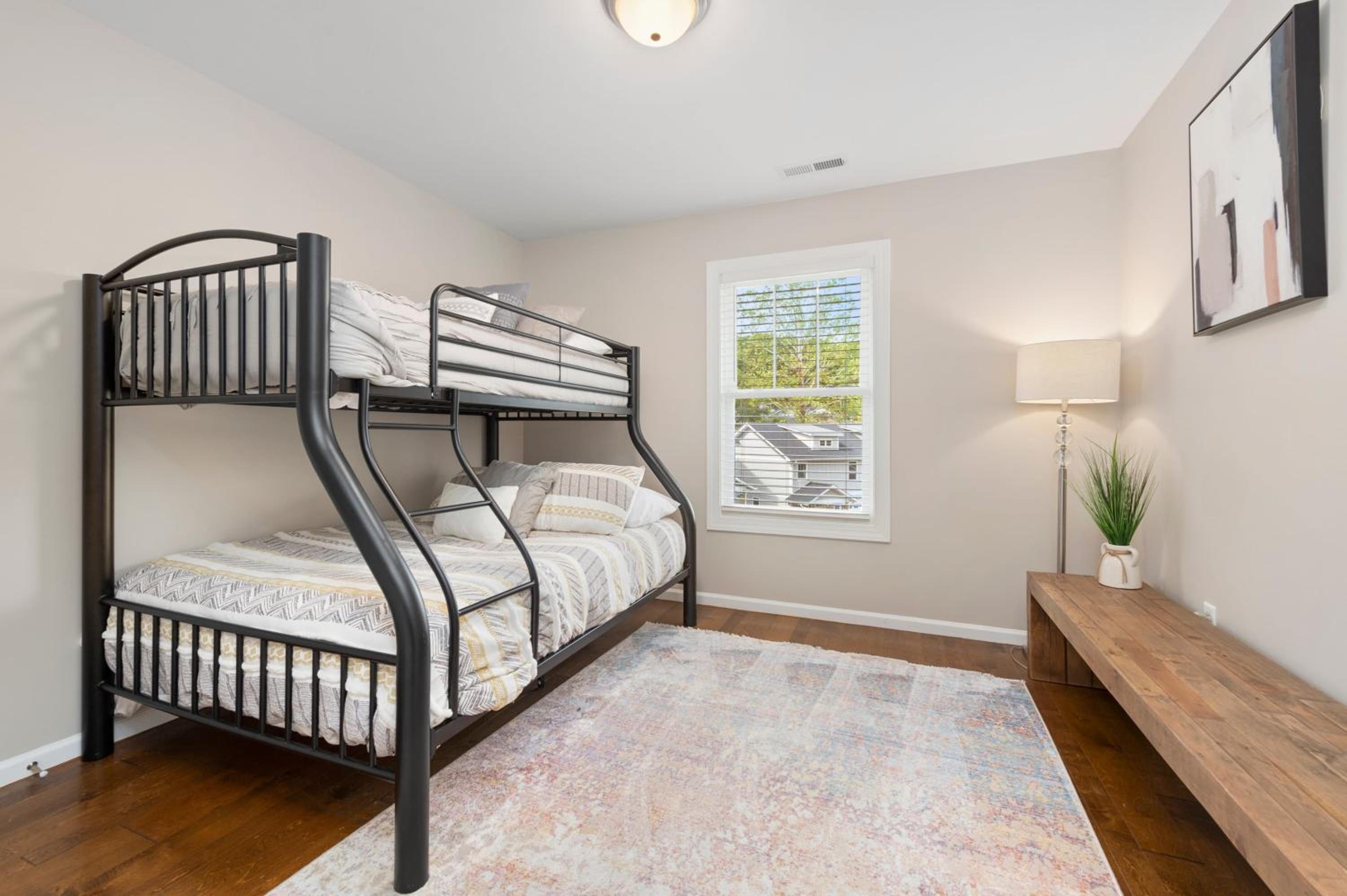 Modern Asheville Townhome 6 Min to Downtown Fire Pit Patio