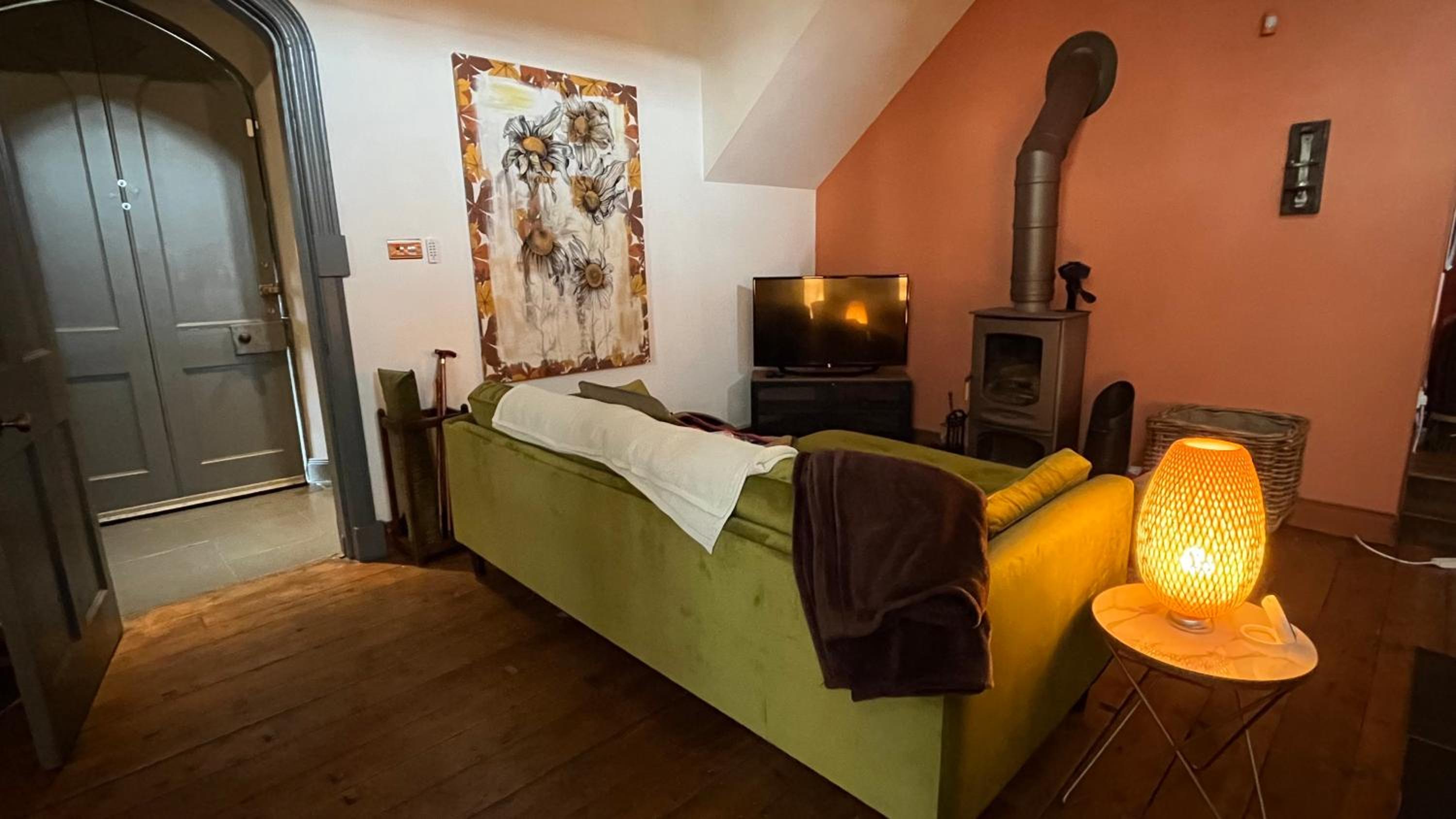 KIRK - Gorgeous church in the heart of Fife converted into a warm home