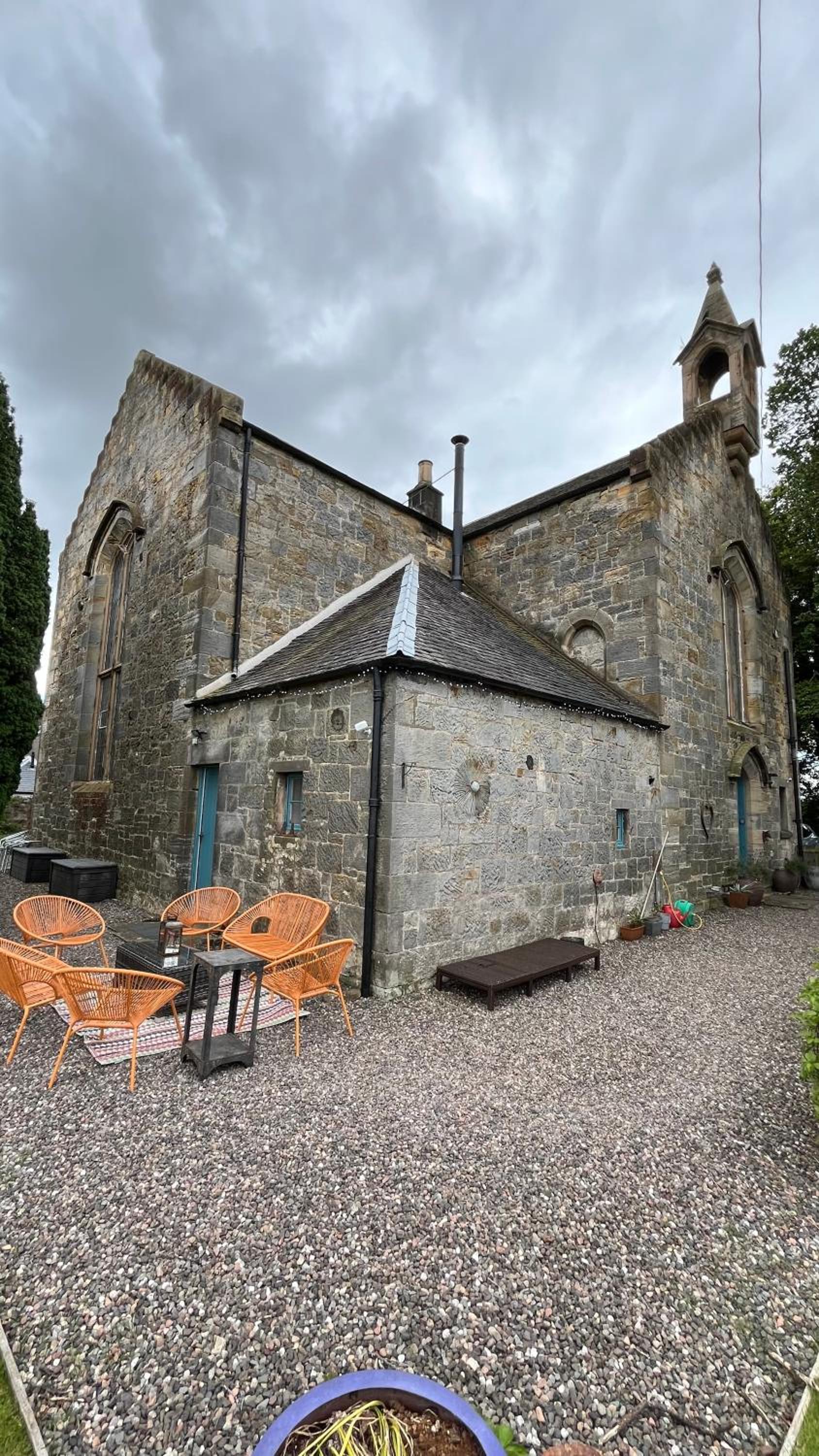 KIRK - Gorgeous church in the heart of Fife converted into a warm home