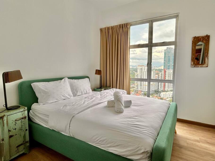 3 bedroom apt L26 at kl sentral with city view