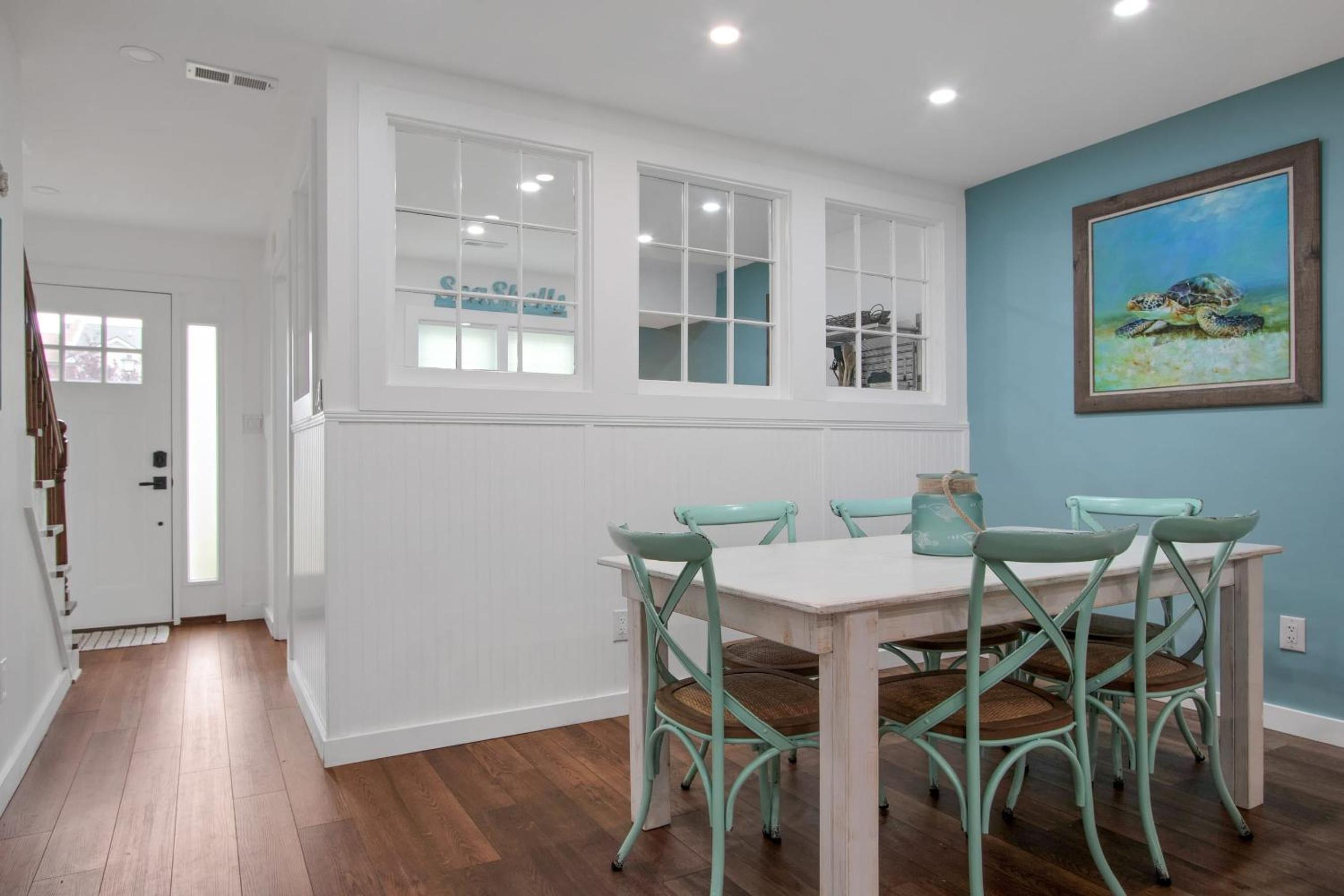 Shem Creek Retreat by AvantStay 10 Mins to Downtown Charleston Yard Patio