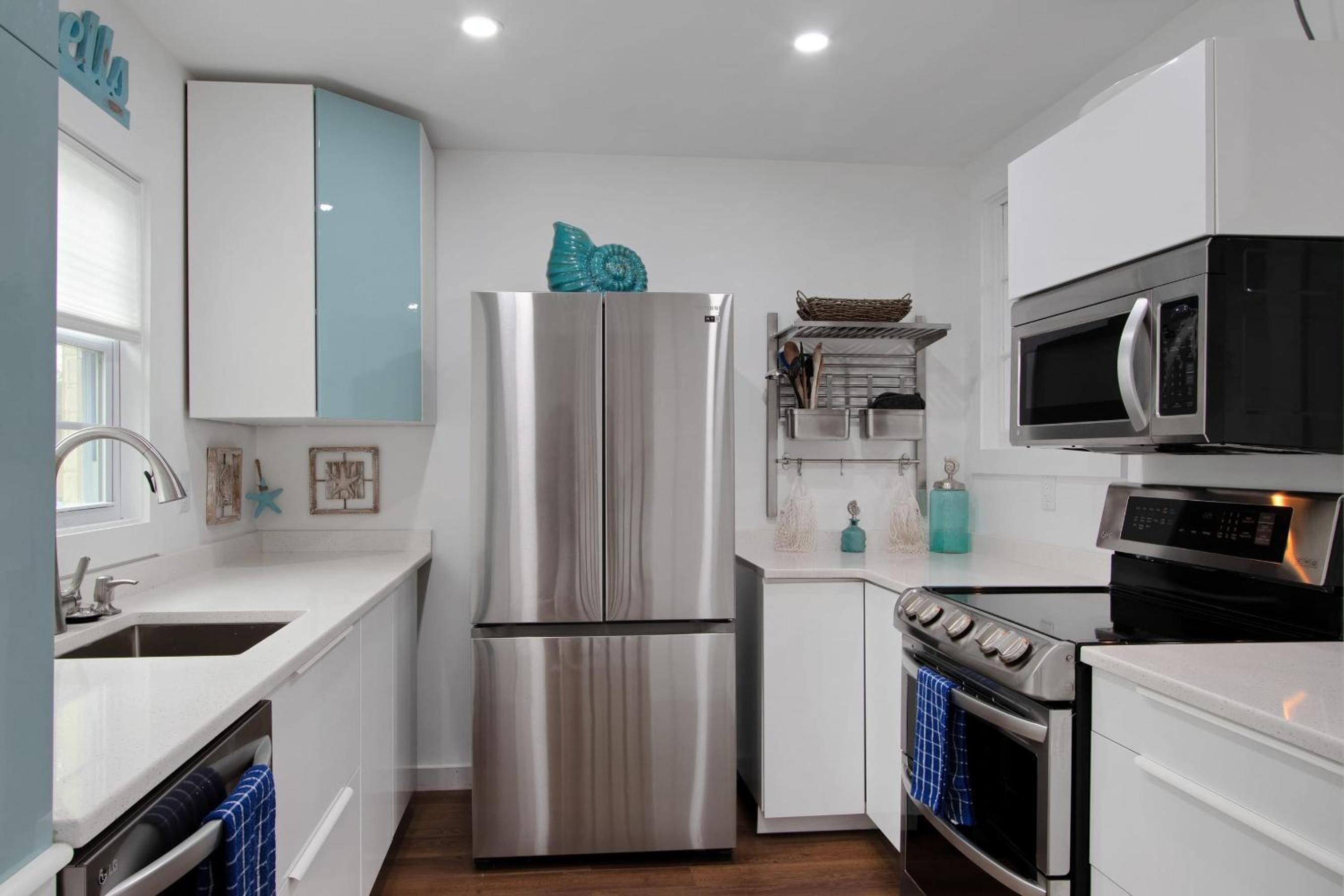 Shem Creek Retreat by AvantStay 10 Mins to Downtown Charleston Yard Patio