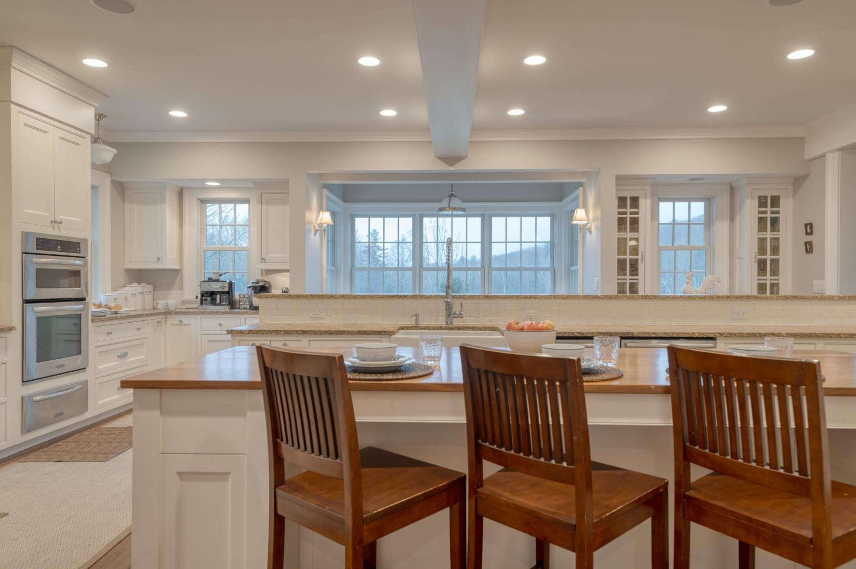 Secluded Estate • Optional Guest House Pond Playroom Gym Theater Sunny Pond by AvantStay