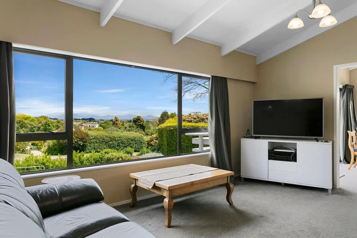 Taupo Vacations - Spacious Family Retreat in Taupo - Property Image 32