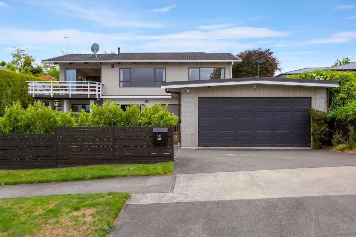 Taupo Vacations - Spacious Family Retreat in Taupo - Property Image 24