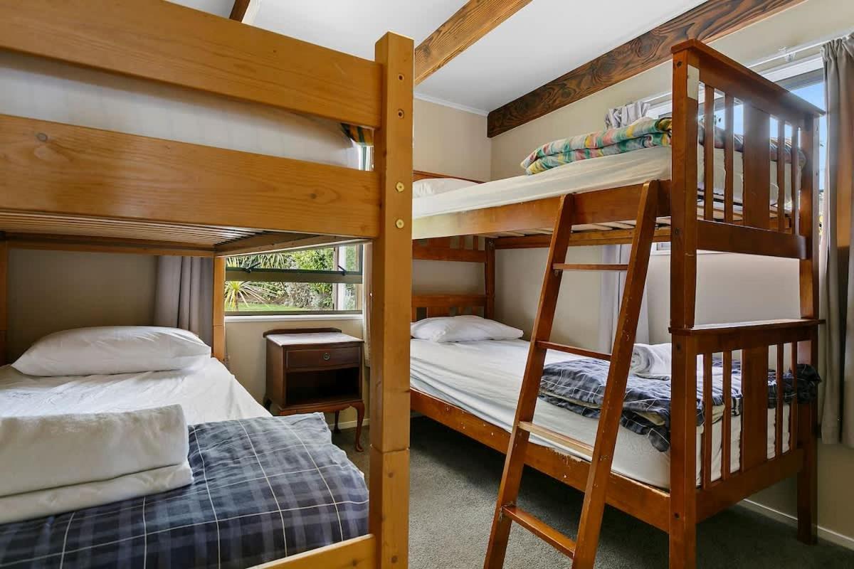 Taupo Vacations - Spacious Family Retreat in Taupo - Property Image 5