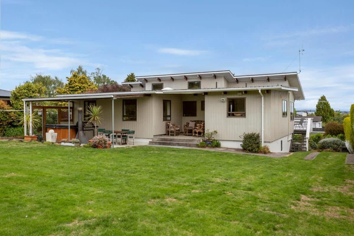 Taupo Vacations - Spacious Family Retreat in Taupo - Property Image 6