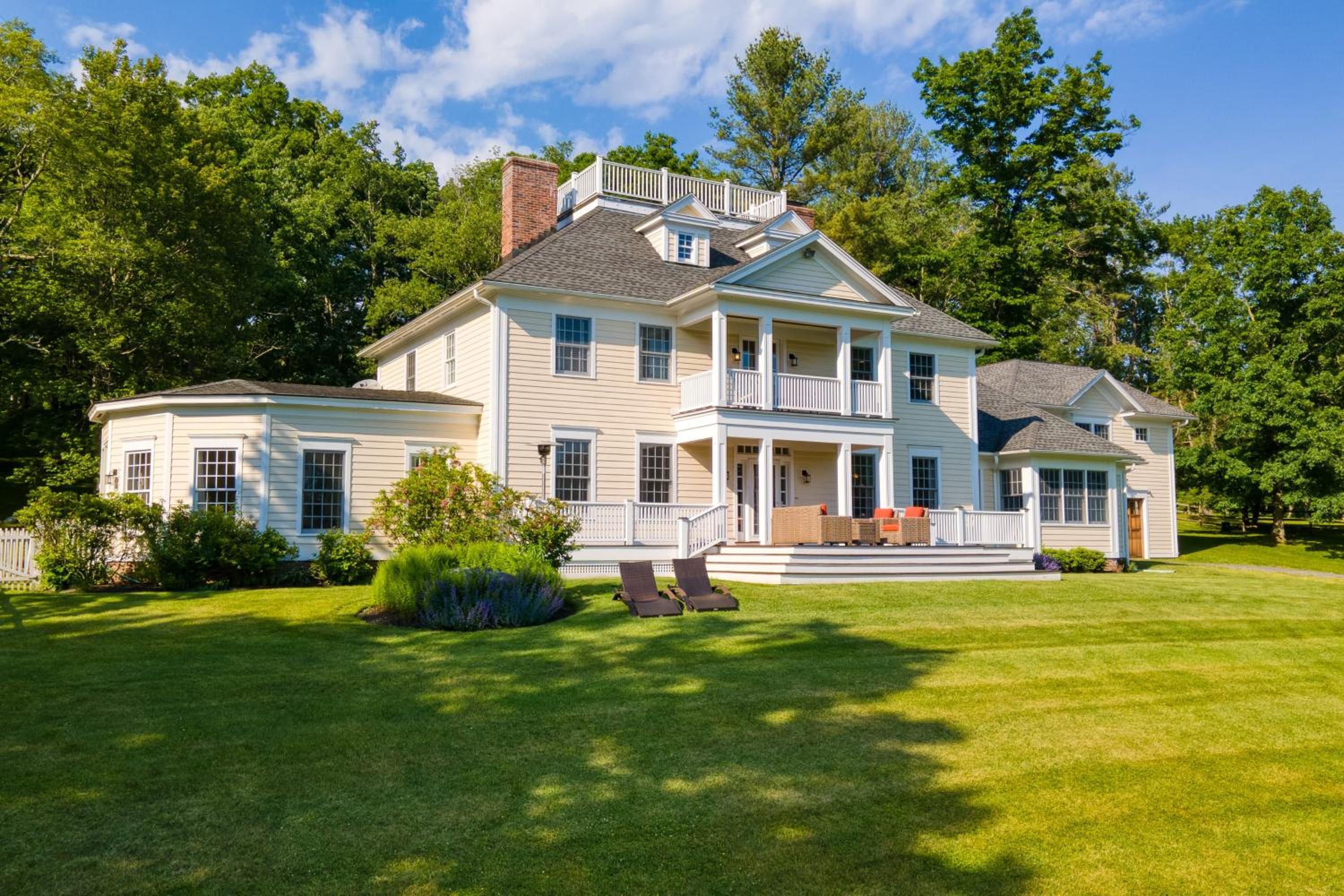Secluded Estate • Optional Guest House Pond Playroom Gym Theater Sunny Pond by AvantStay