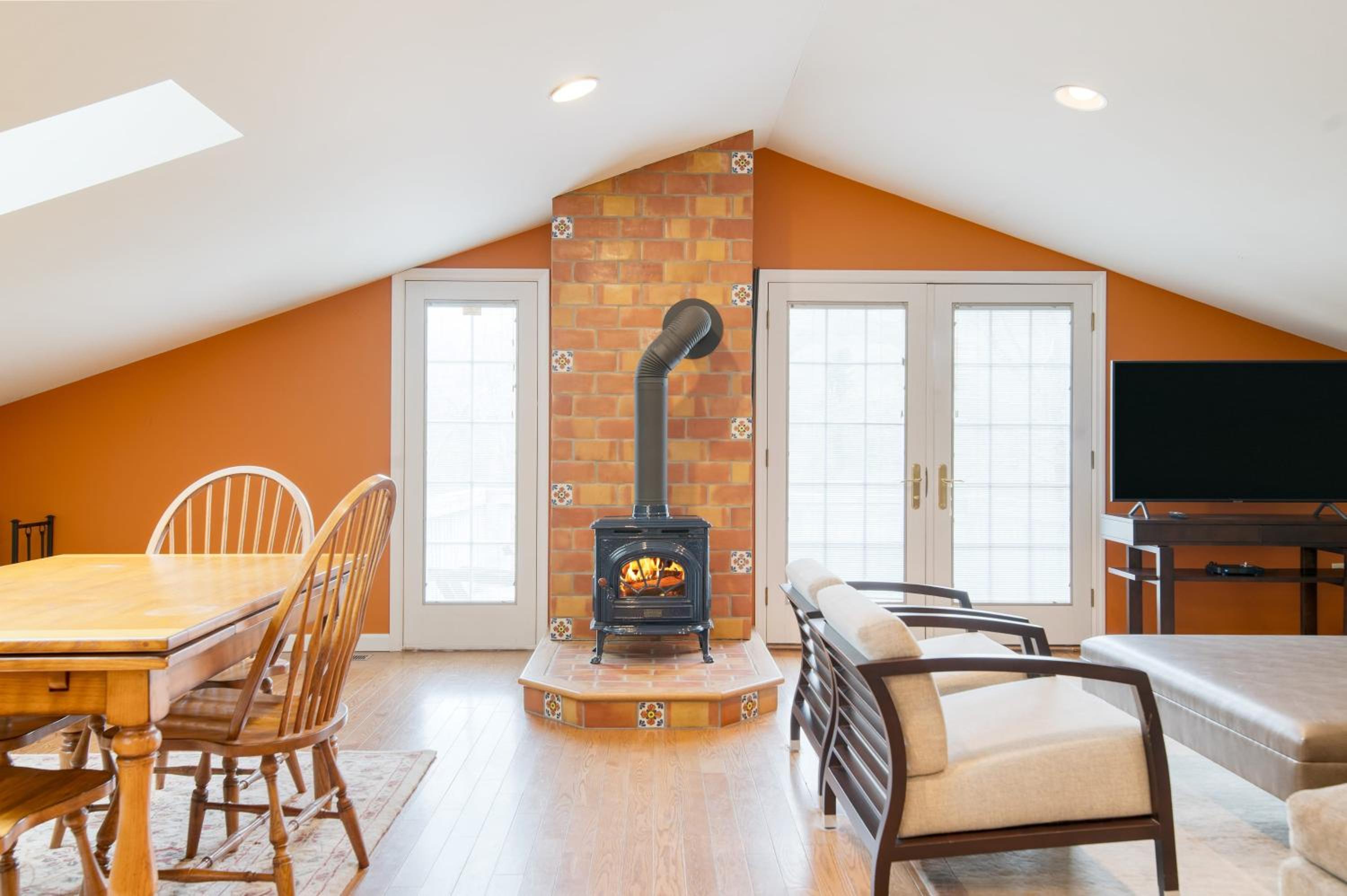 Secluded Estate • Optional Guest House Pond Playroom Gym Theater Sunny Pond by AvantStay