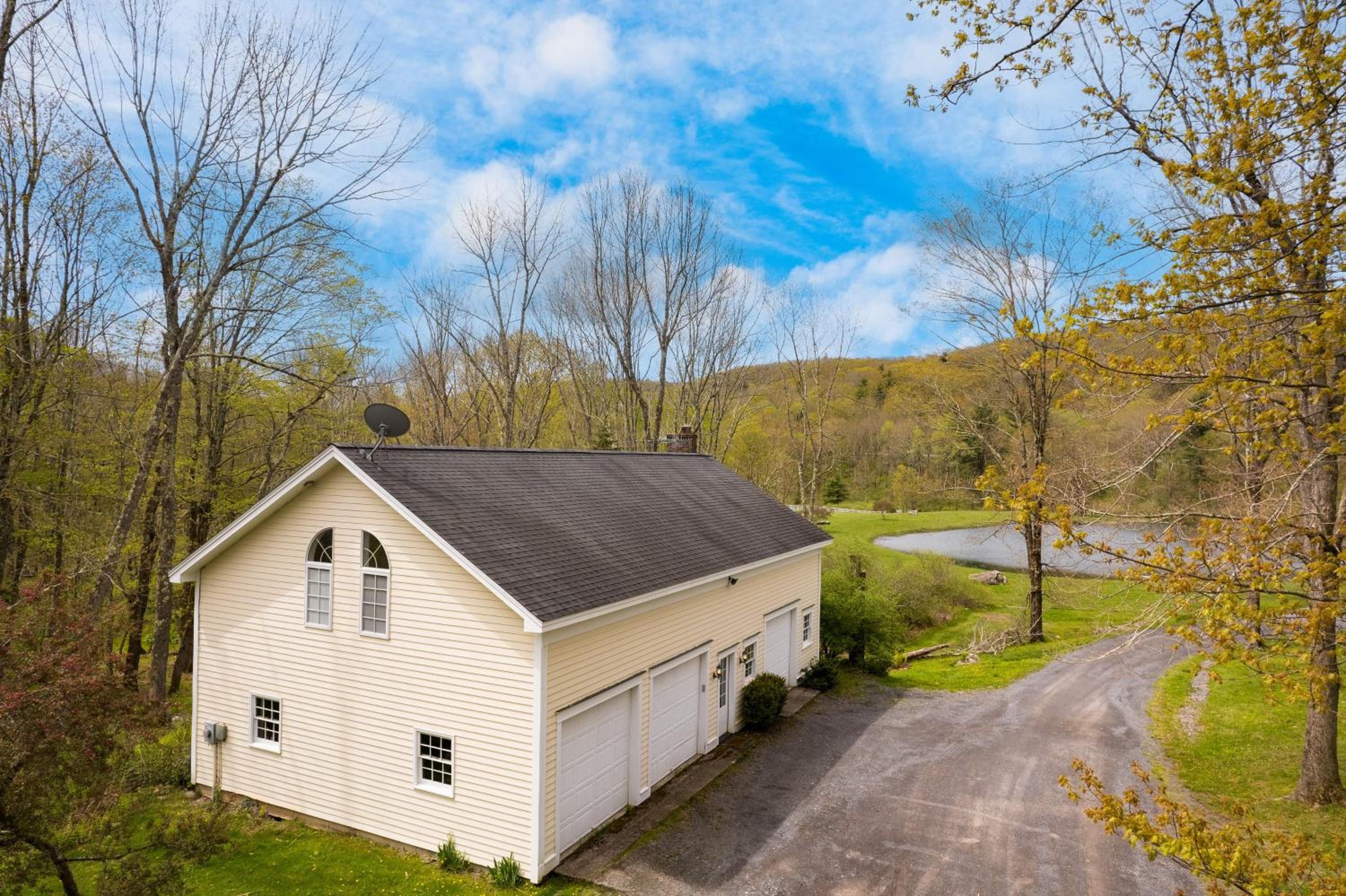 Secluded Estate • Optional Guest House Pond Playroom Gym Theater Sunny Pond by AvantStay