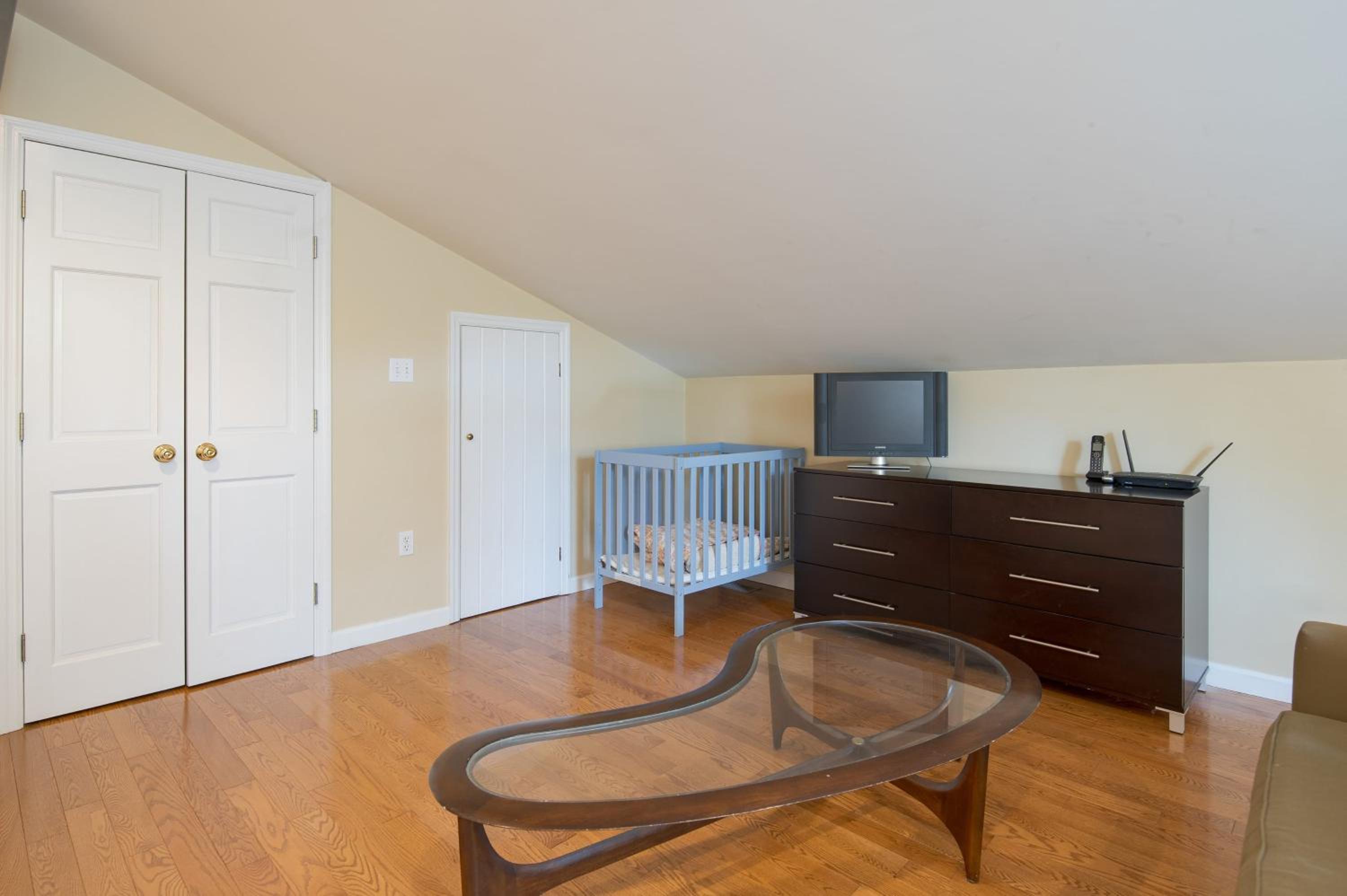 Secluded Estate • Optional Guest House Pond Playroom Gym Theater Sunny Pond by AvantStay