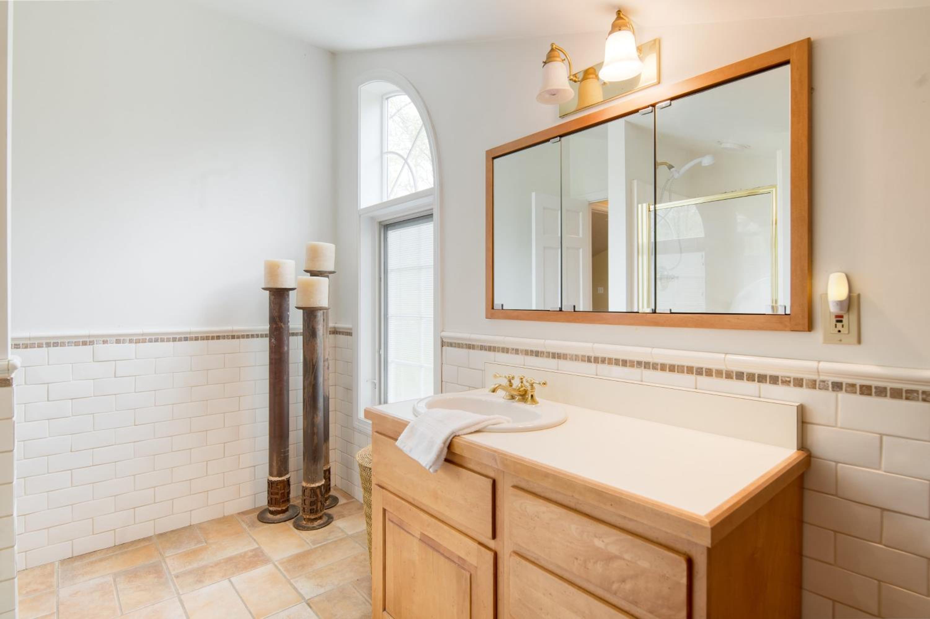 Secluded Estate • Optional Guest House Pond Playroom Gym Theater Sunny Pond by AvantStay