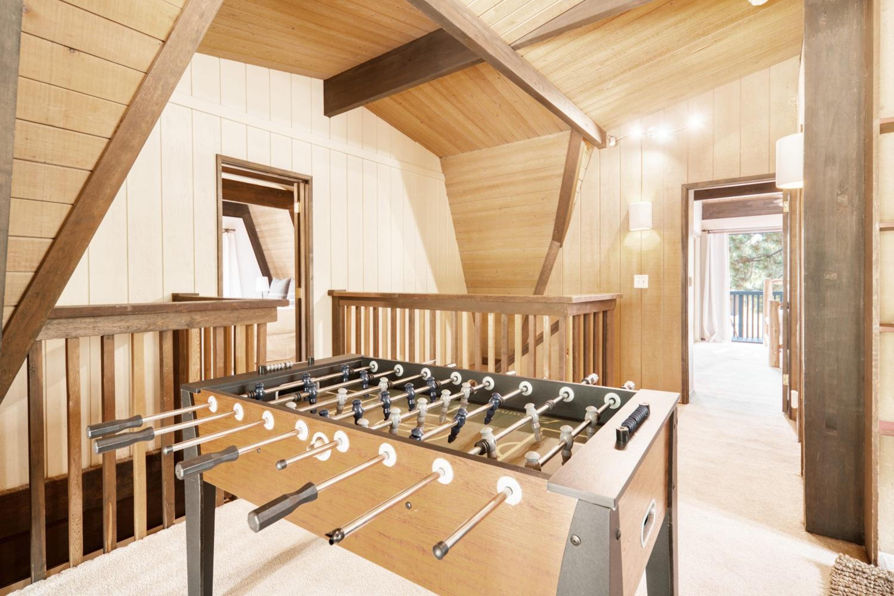 Alder by AvantStay Moody Retreat: Patio Hot Tub in Sunriver