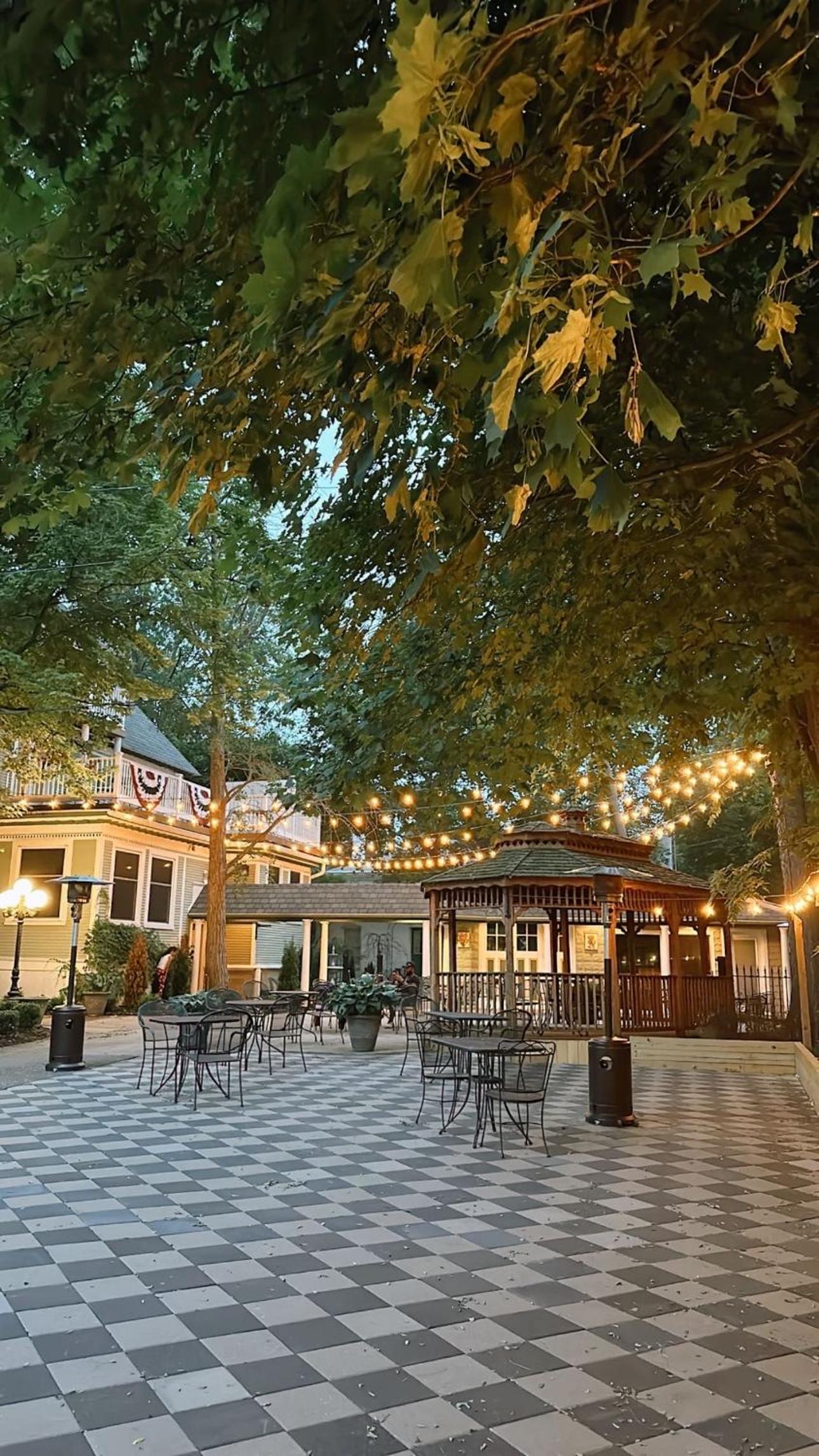 Mount Pleasant Vacations - The Ginkgo Tree - Property Image 5