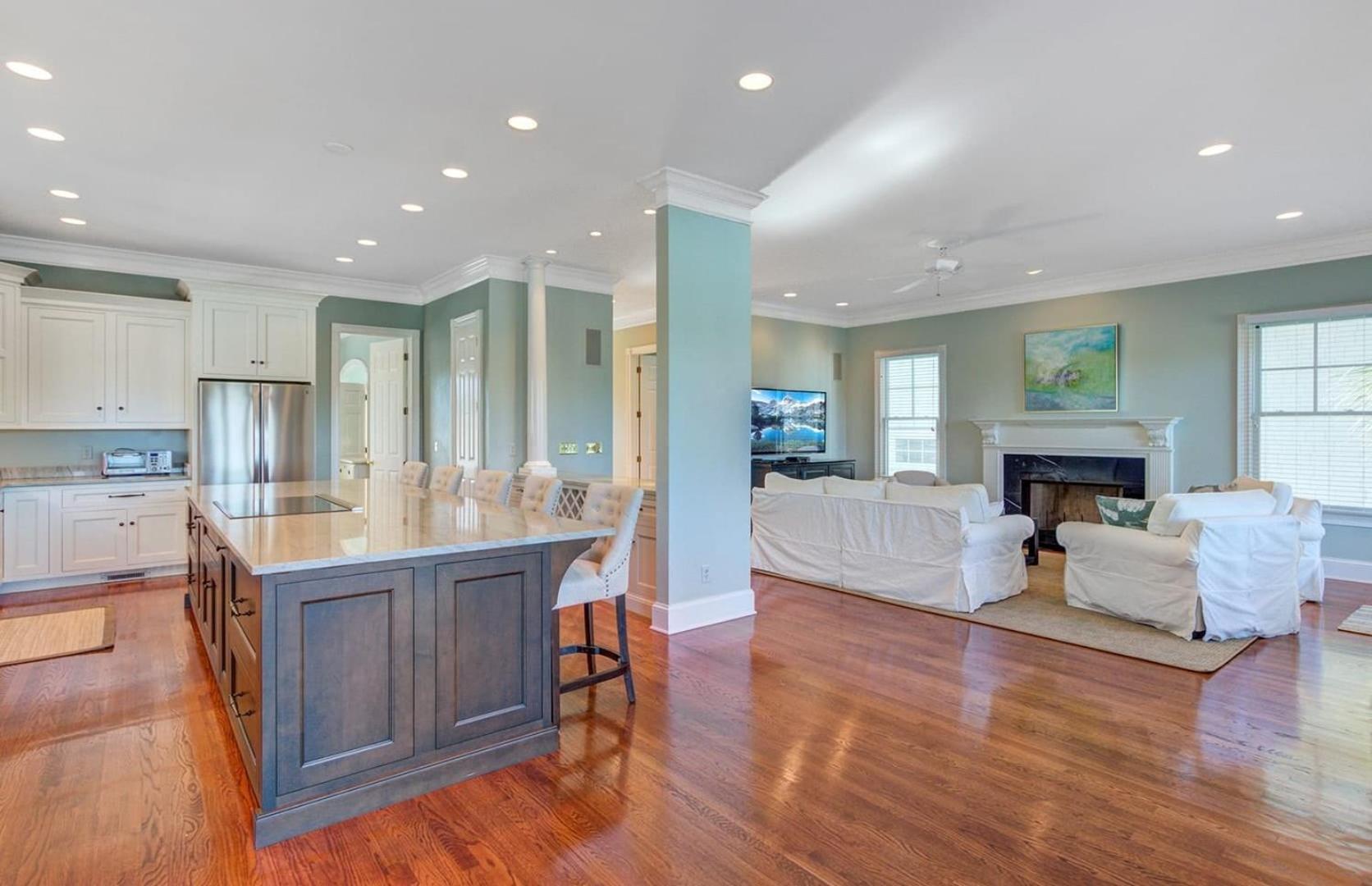 20 Morgan Place Drive by AvantStay Waterfront Home w Private Dock