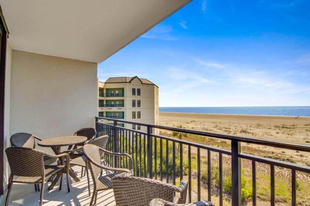 428 D Shipwatch by AvantStay Ocean View w Community Pool Access