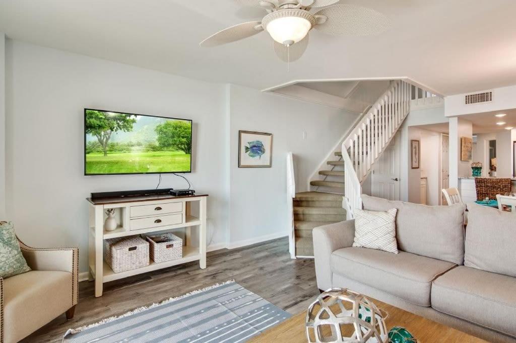 428 D Shipwatch by AvantStay Ocean View w Community Pool Access