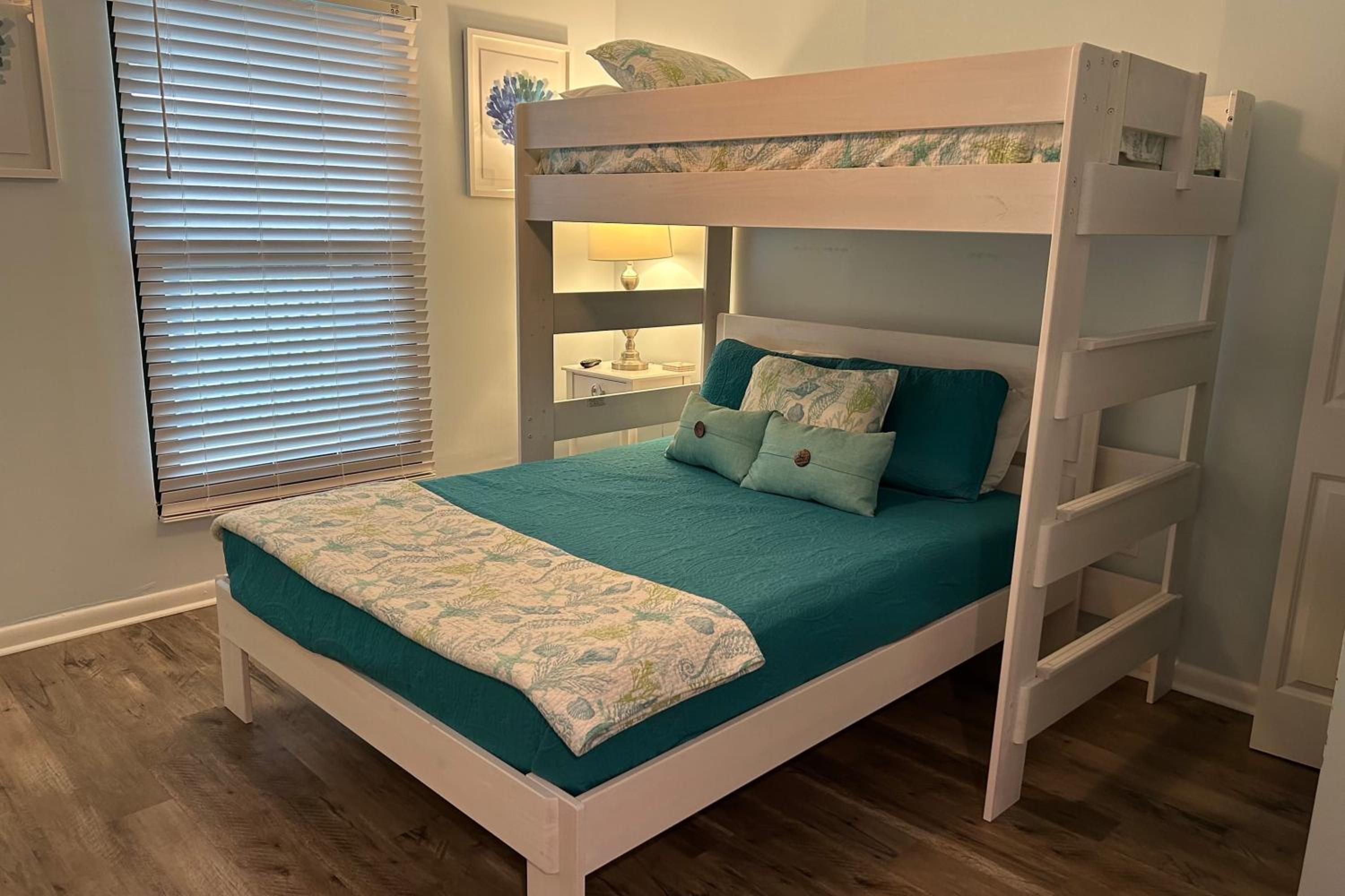 428 D Shipwatch by AvantStay Ocean View w Community Pool Access