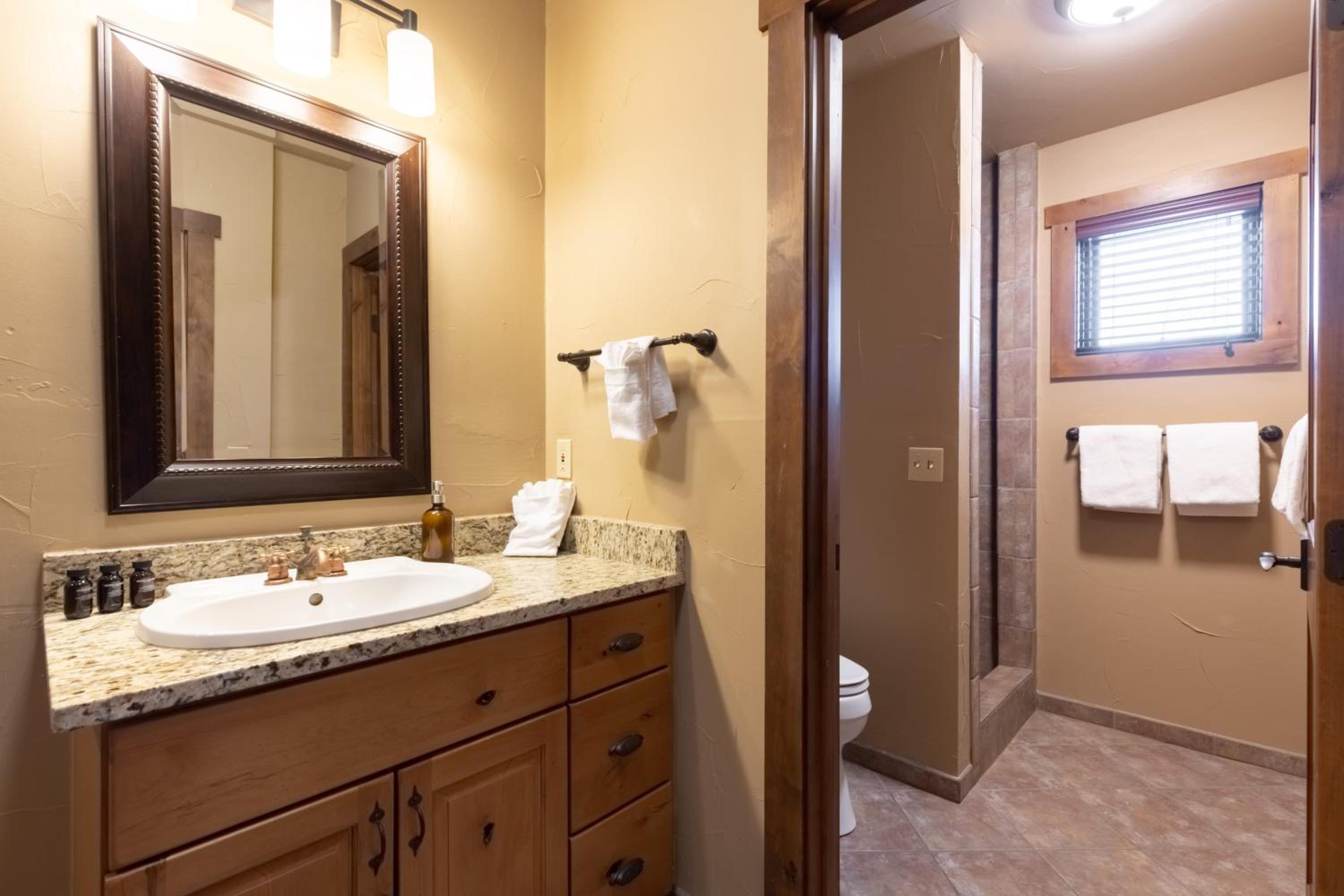 Frontier by AvantStay Incredible Mtn Views Hot Tub Gorgeous Breckenridge Home Close to Slopes